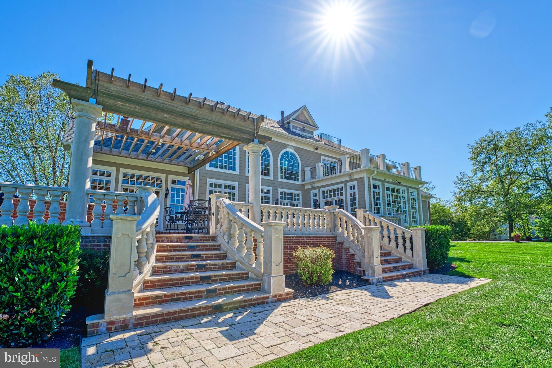 RASPBERRY FALLS - Residential