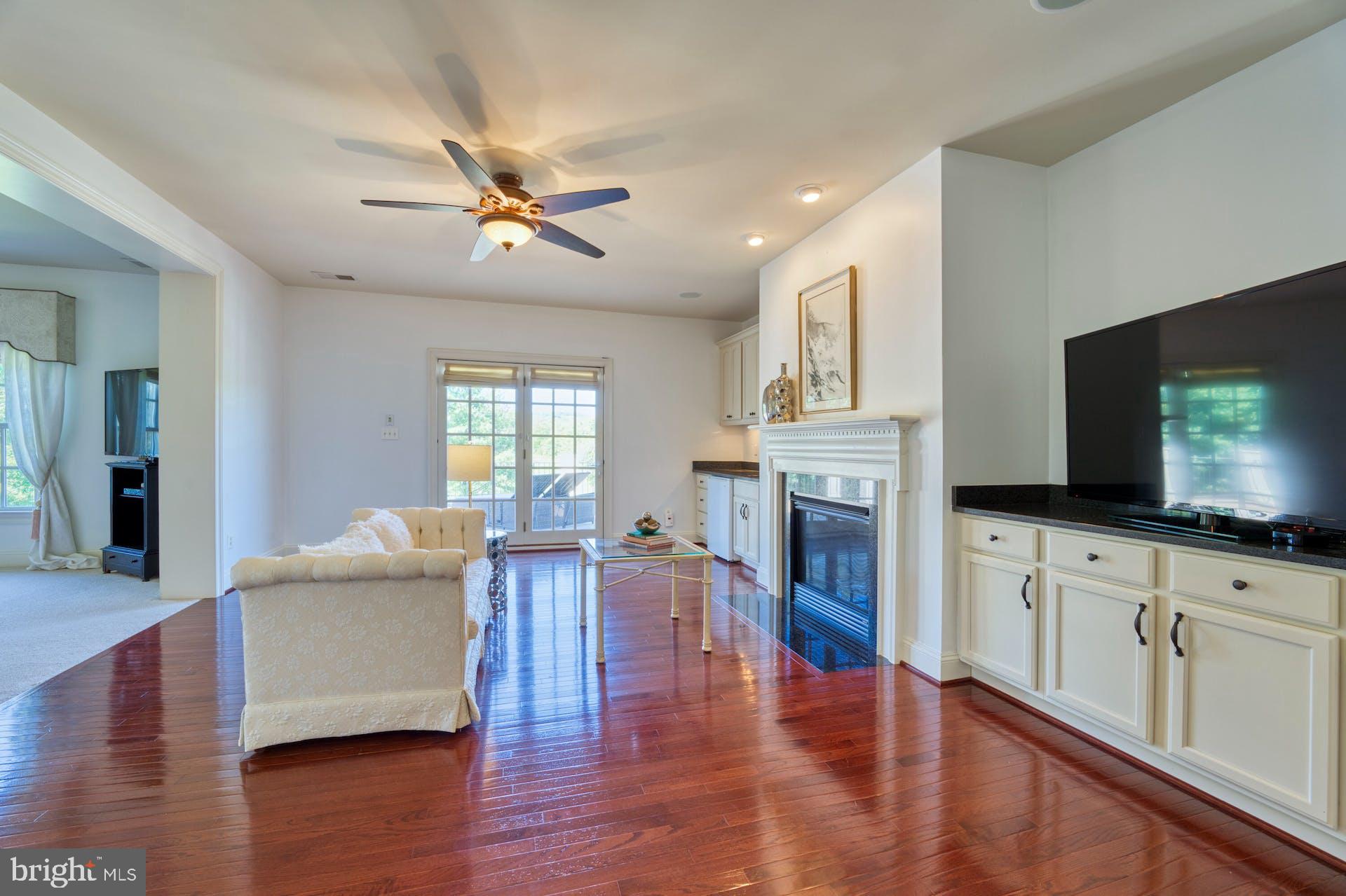 RASPBERRY FALLS - Residential