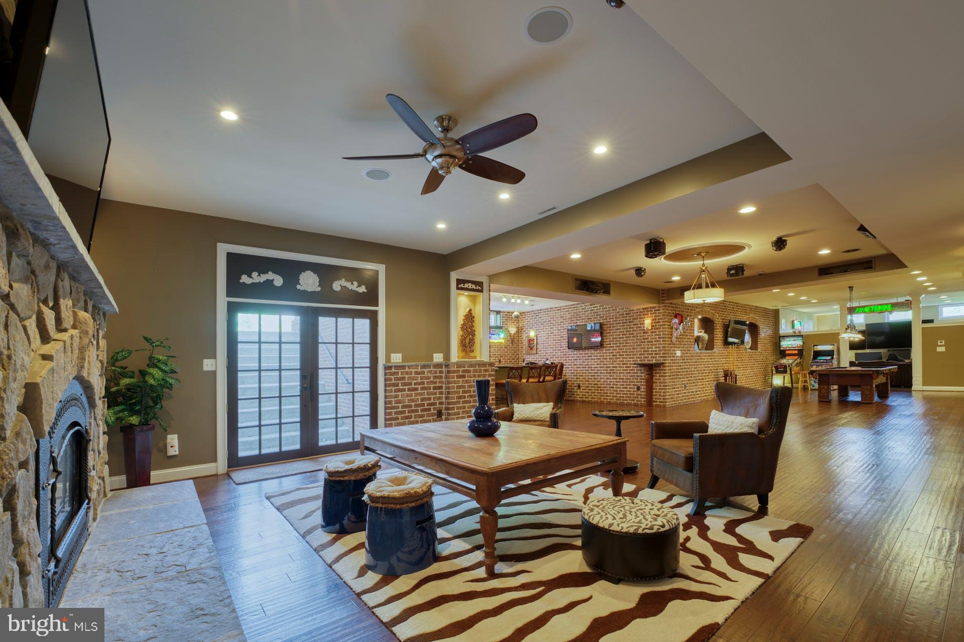 RASPBERRY FALLS - Residential