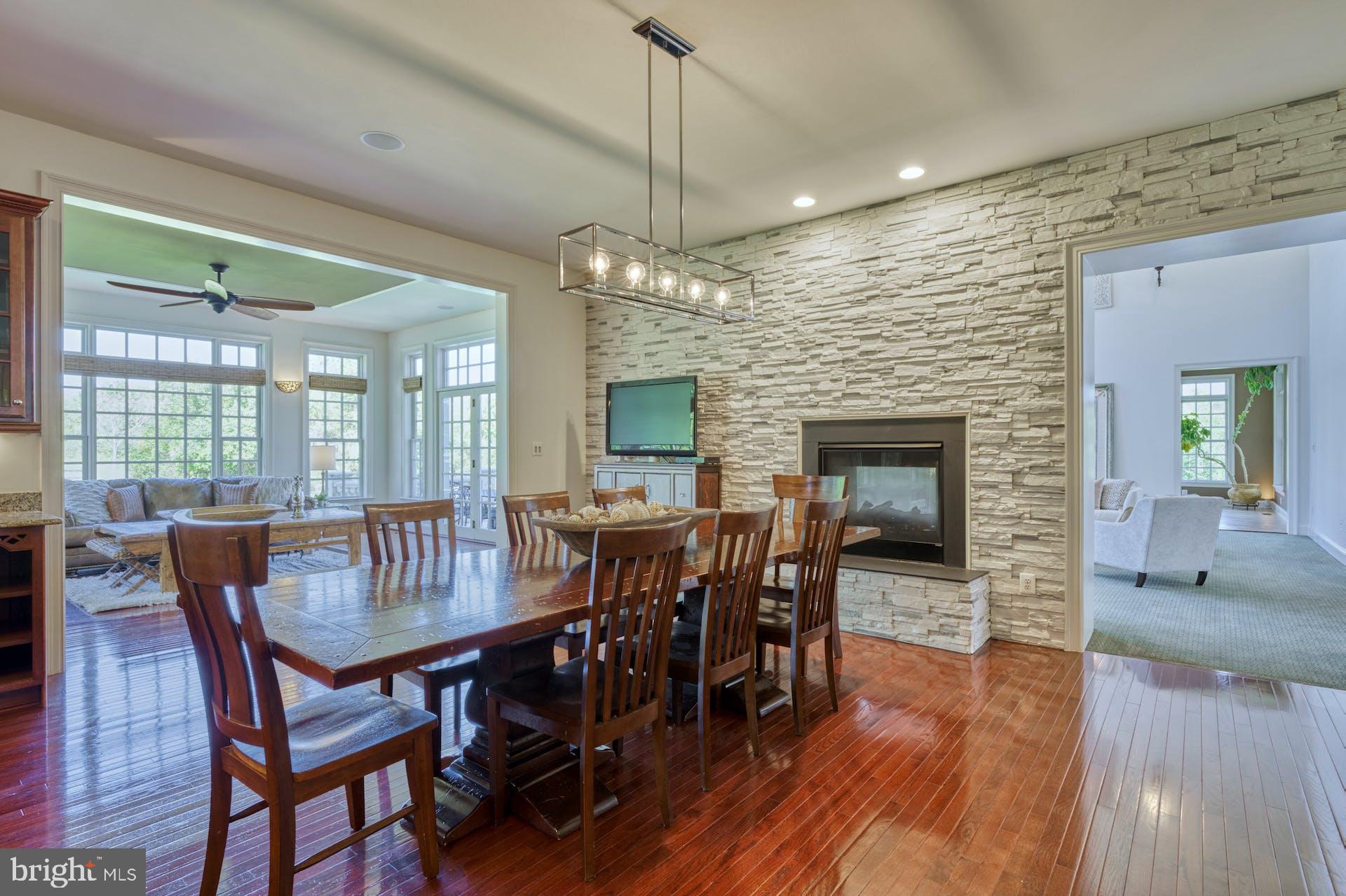 RASPBERRY FALLS - Residential