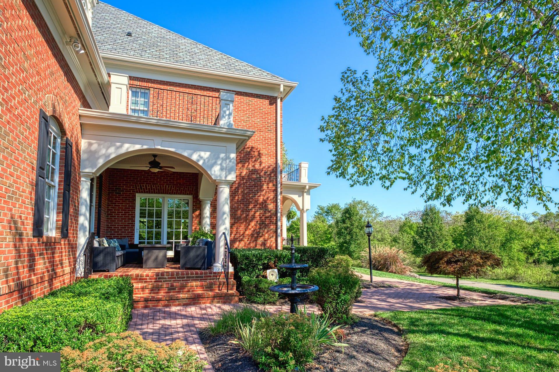 RASPBERRY FALLS - Residential