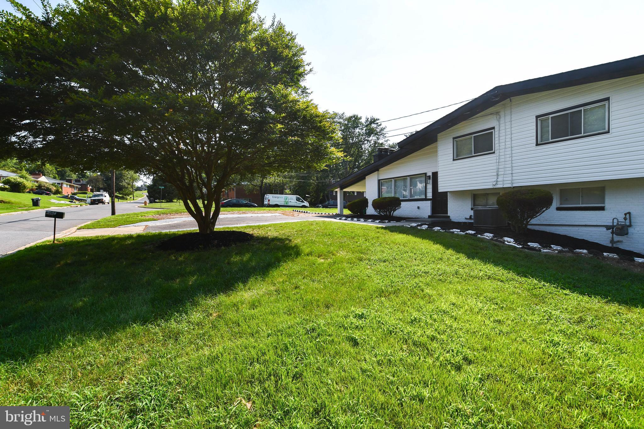 6005 MIDDLETON LANE