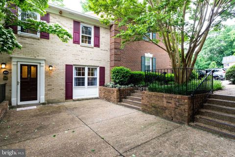 Photo of 603 N Armistead Street, ALEXANDRIA, VA 22312 (MLS # VAAX2056588)