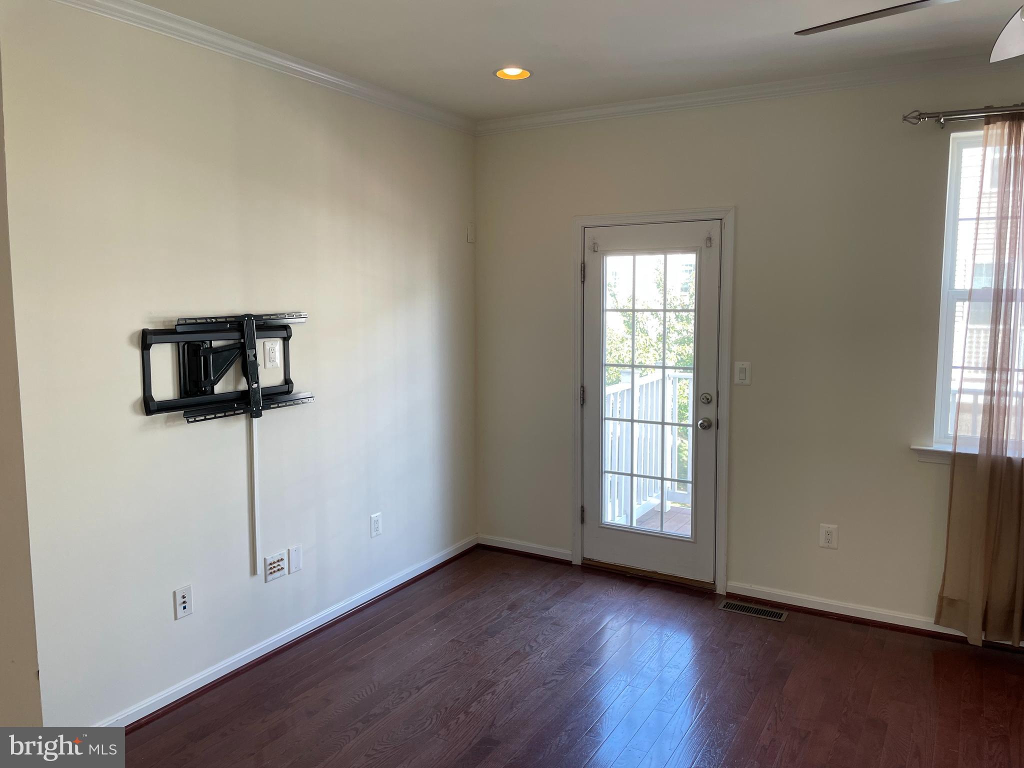 ESPLANADE AT RED RUN - Residential Lease