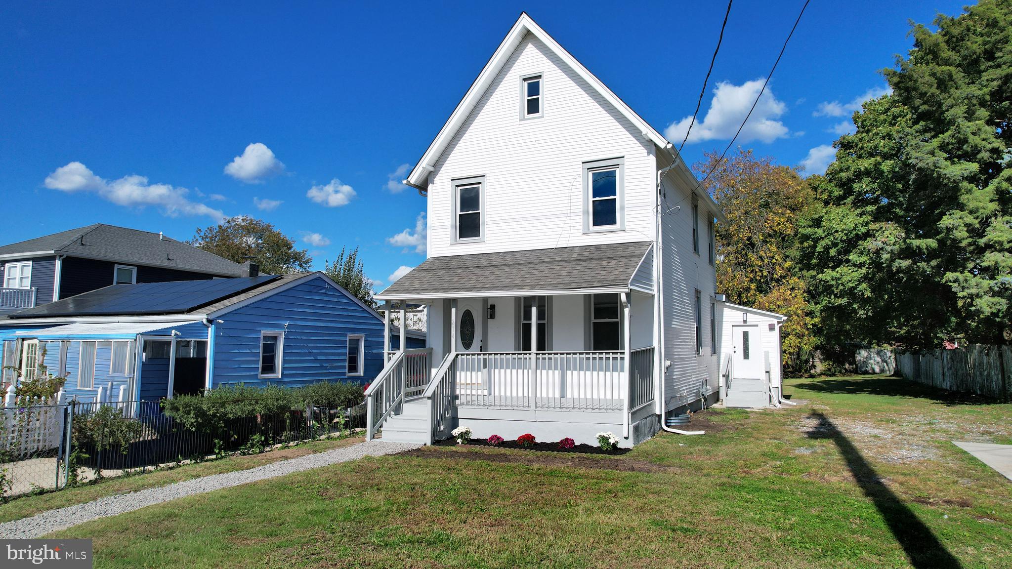 214 W PLEASANT AVENUE