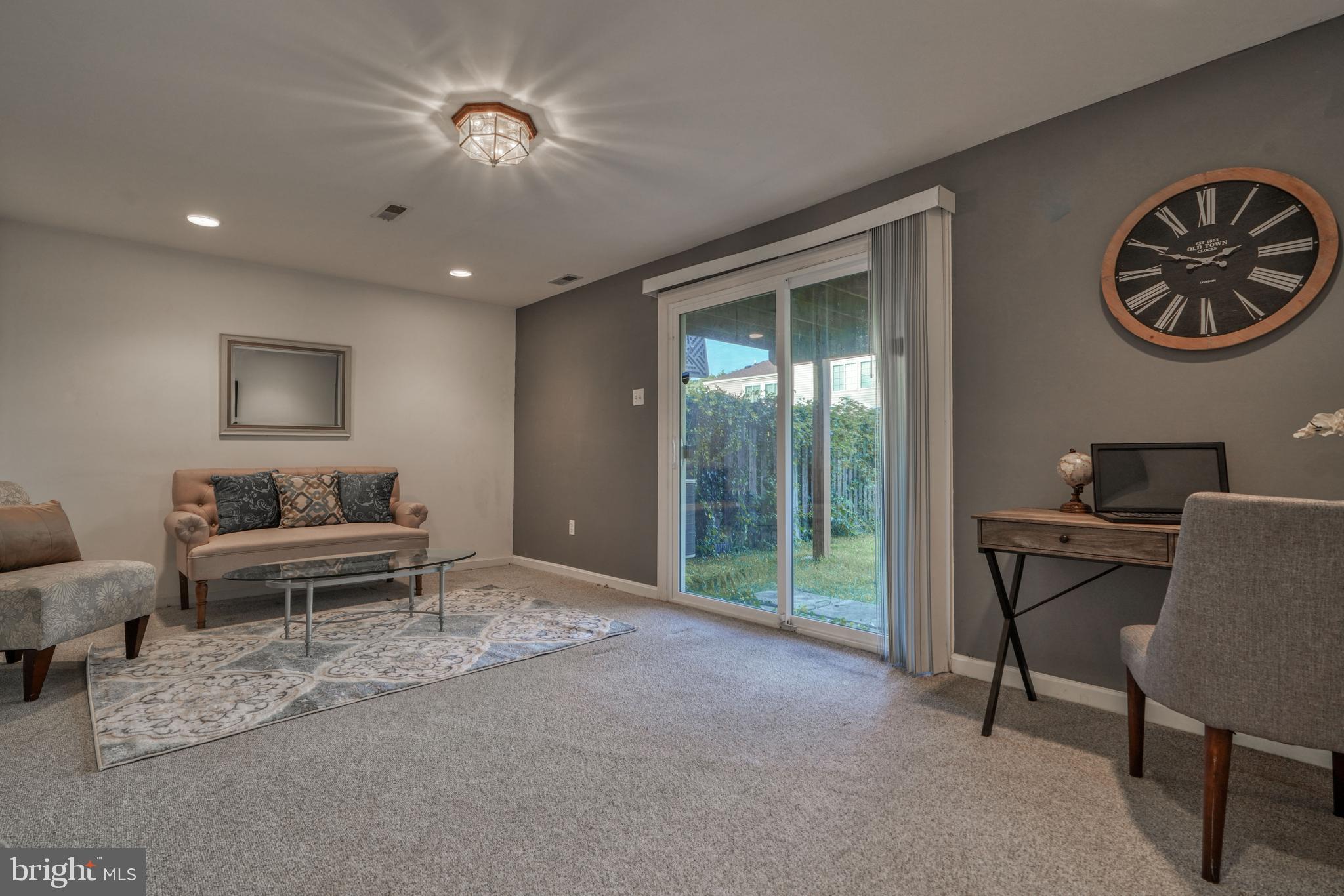 QUEEN ANNE VILLAGE - Residential