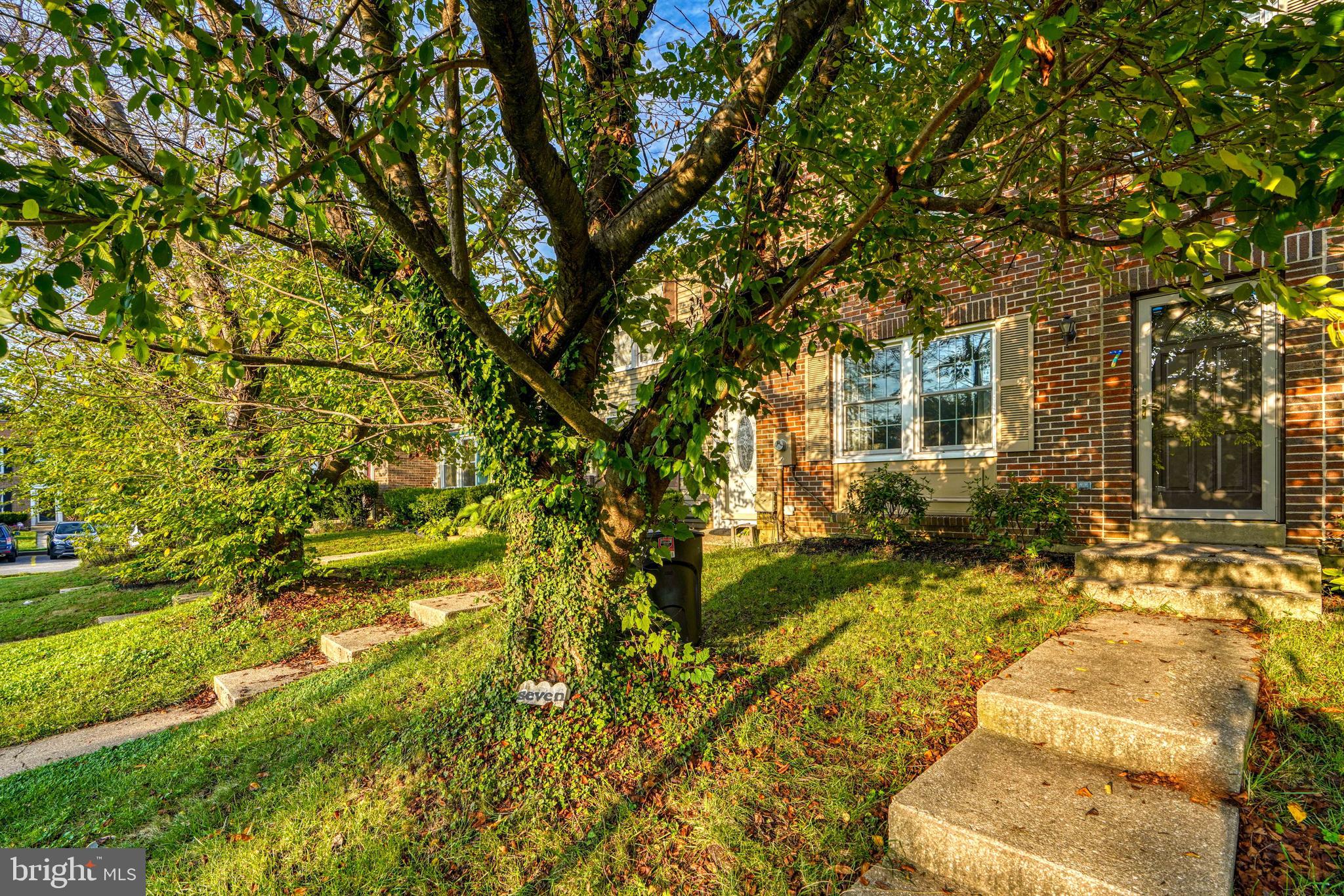 QUEEN ANNE VILLAGE - Residential