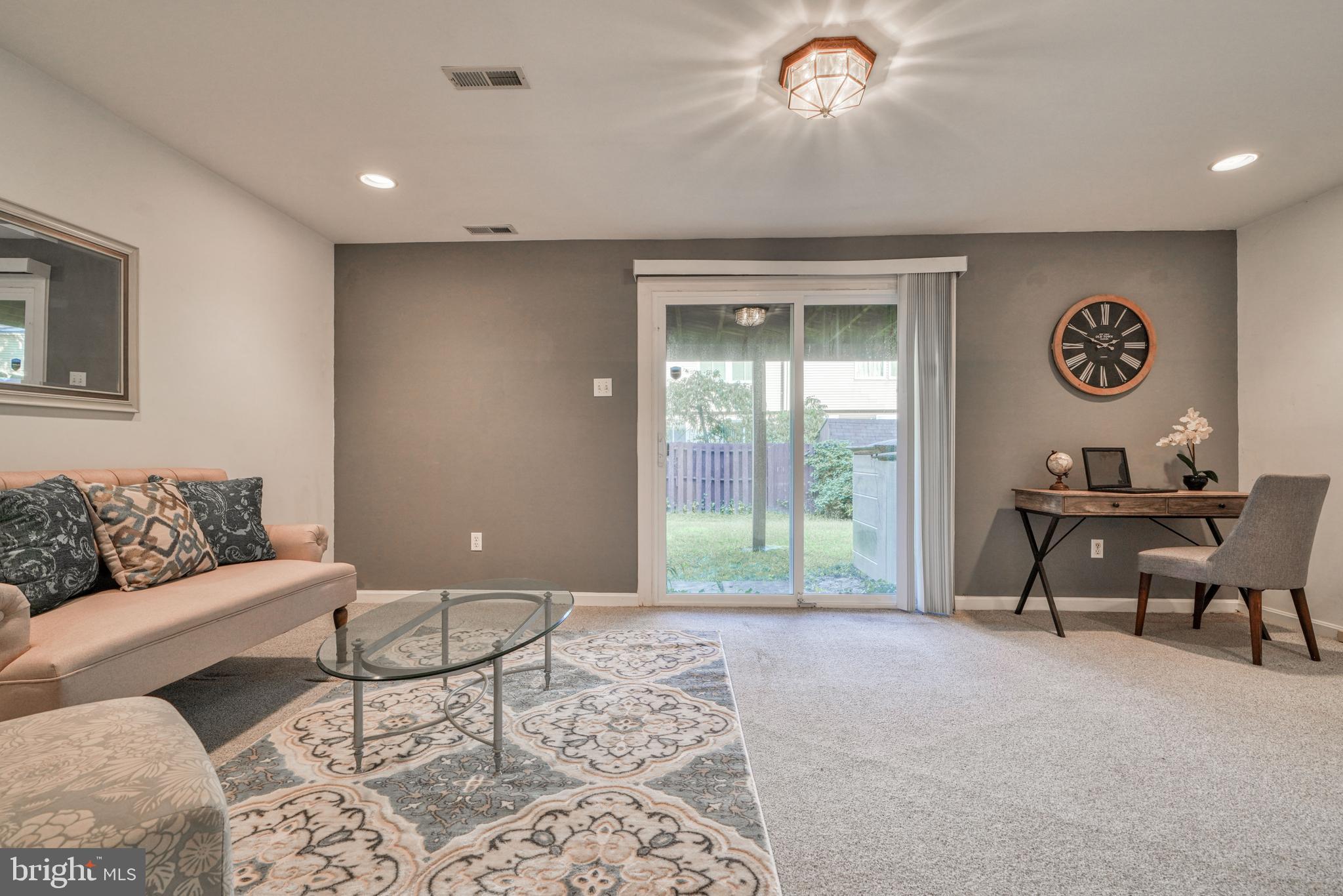 QUEEN ANNE VILLAGE - Residential