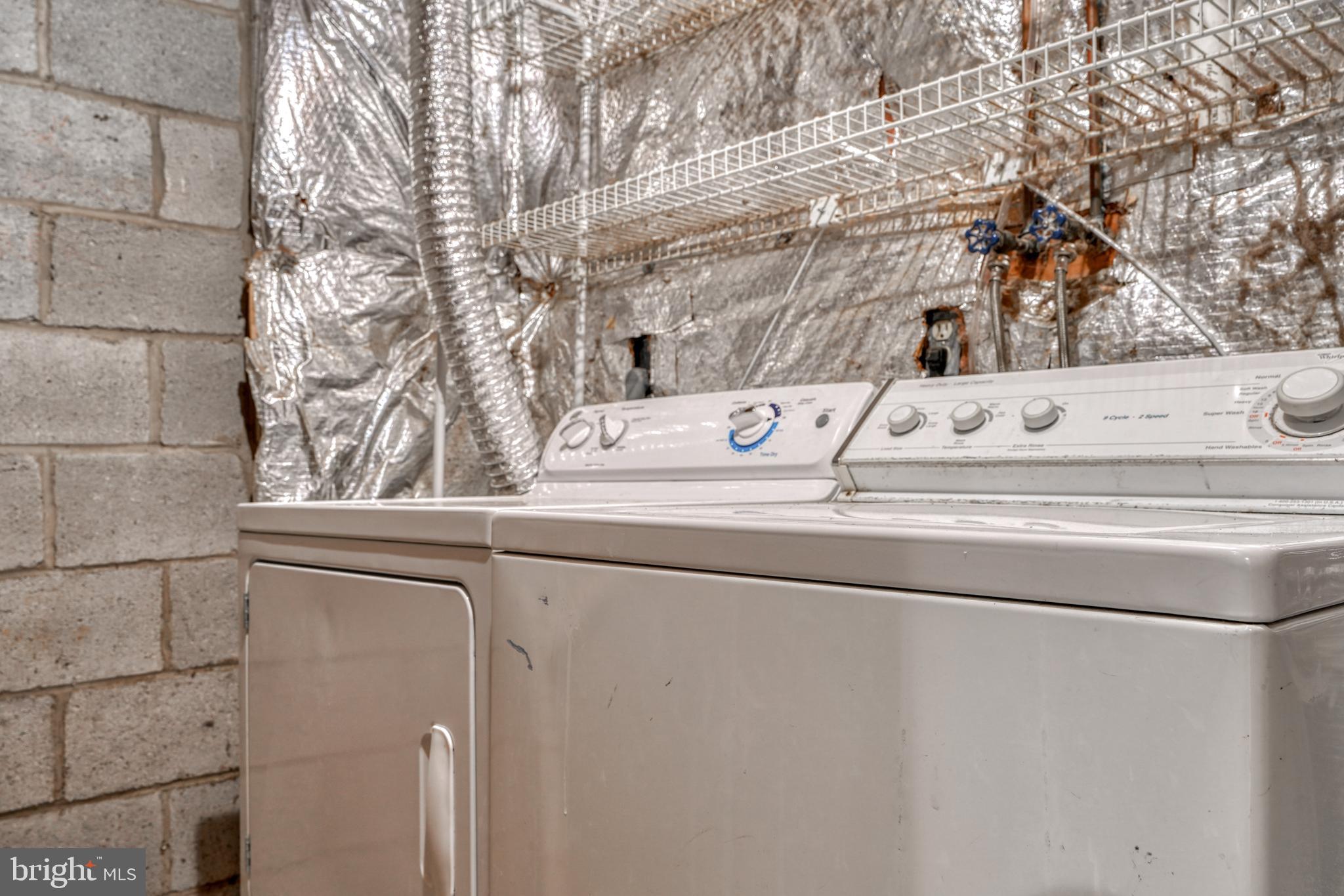 QUEEN ANNE VILLAGE - Residential