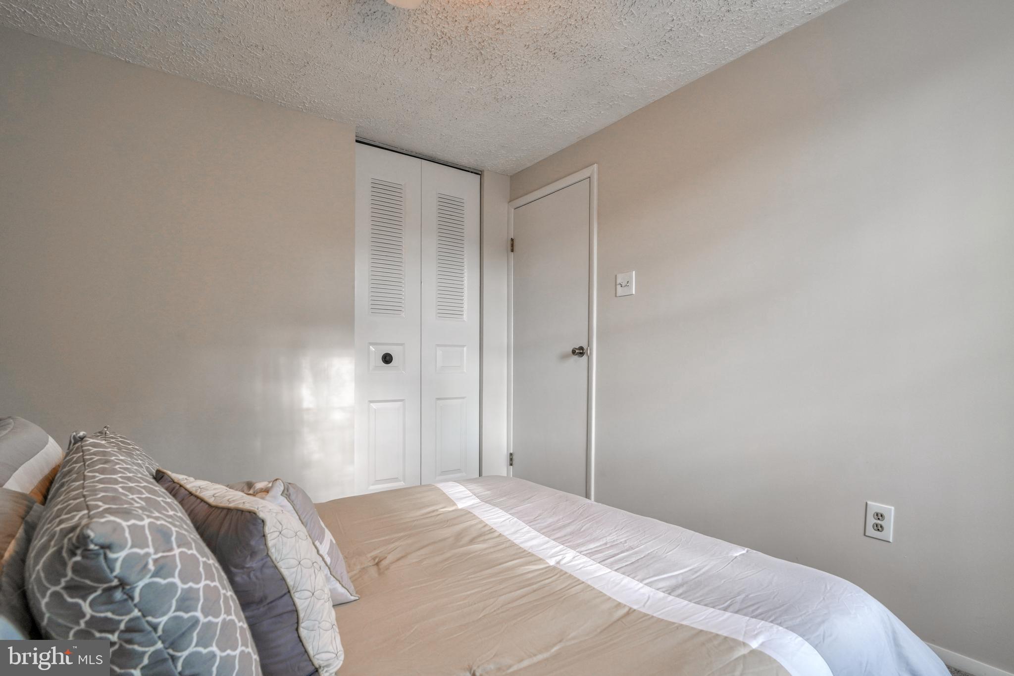 QUEEN ANNE VILLAGE - Residential