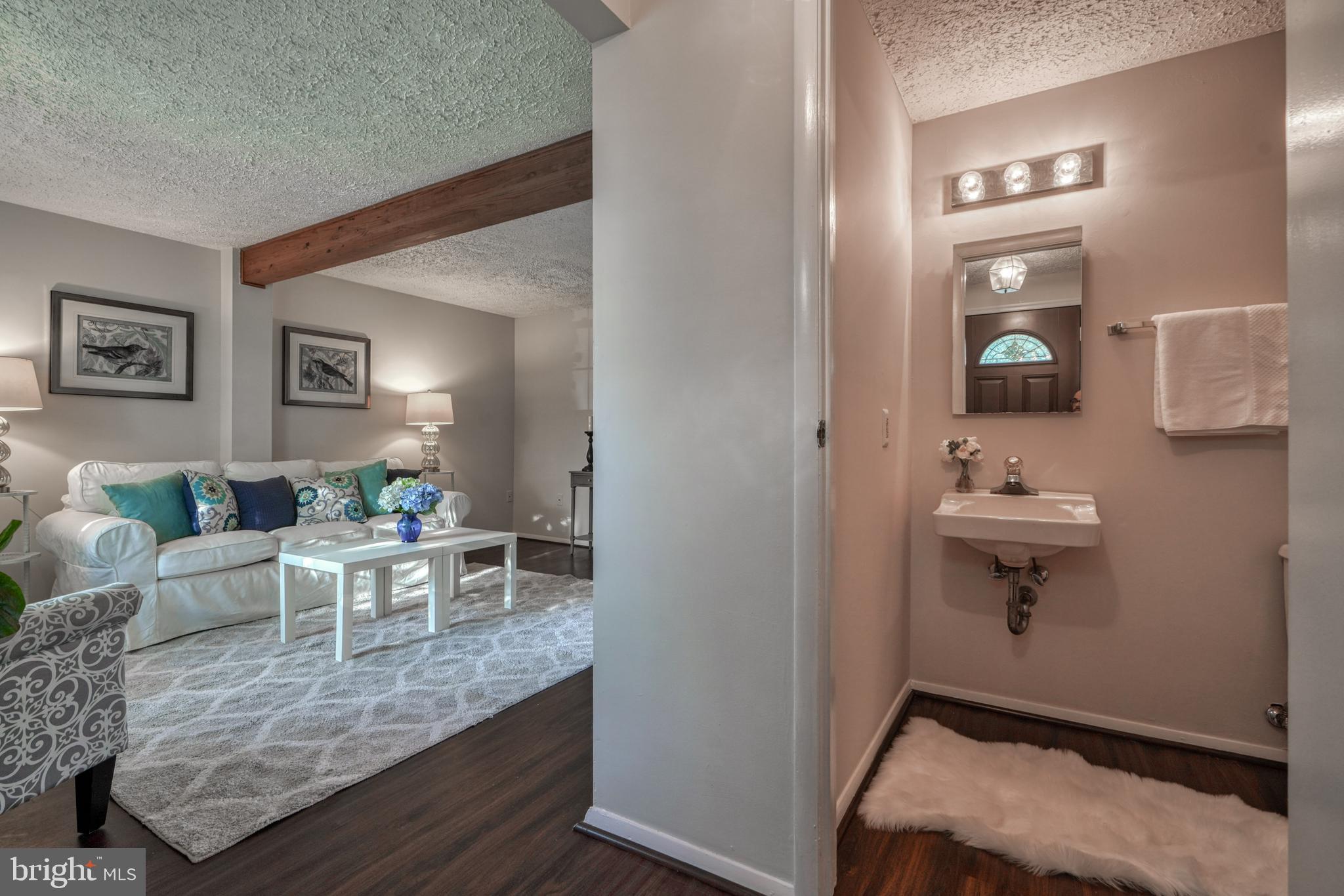 QUEEN ANNE VILLAGE - Residential