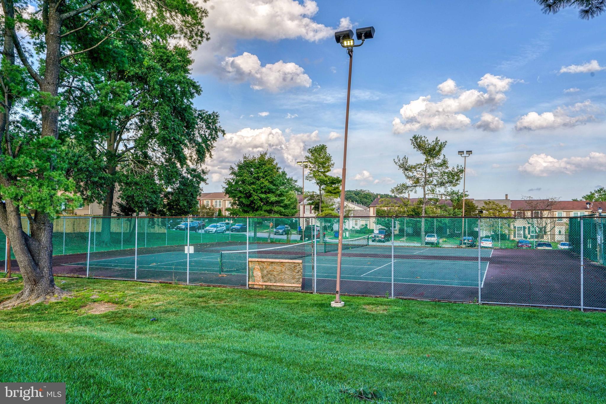 QUEEN ANNE VILLAGE - Residential