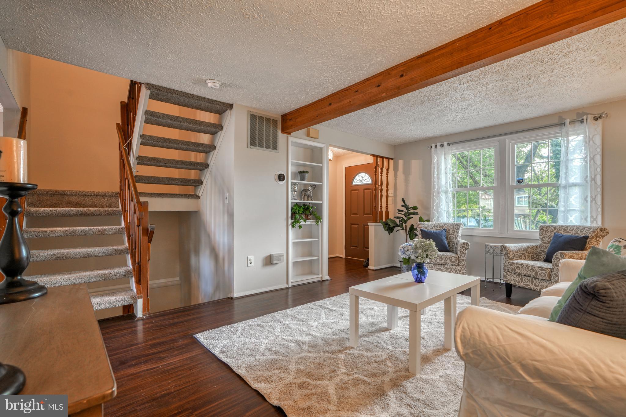 QUEEN ANNE VILLAGE - Residential