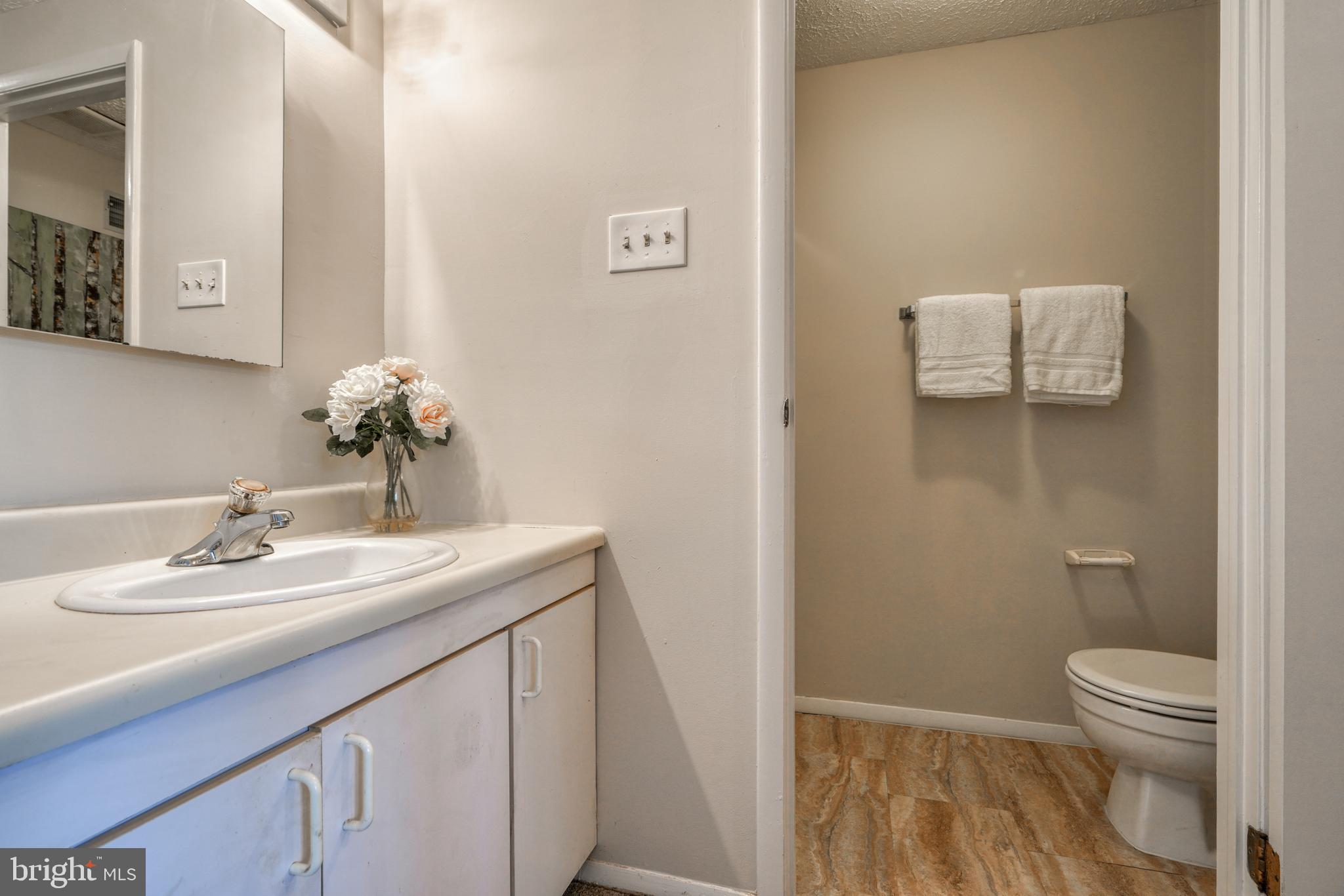 QUEEN ANNE VILLAGE - Residential