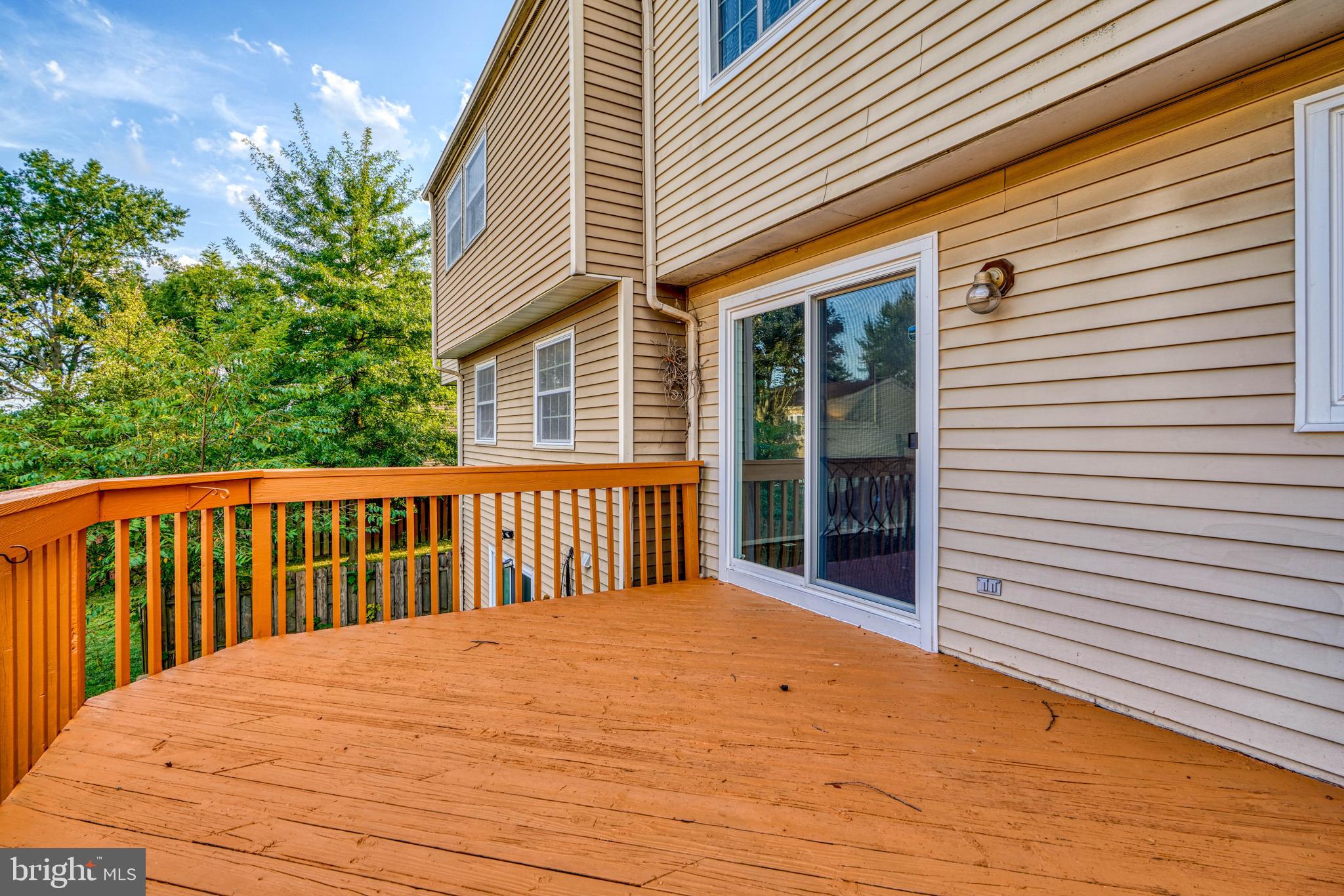 QUEEN ANNE VILLAGE - Residential