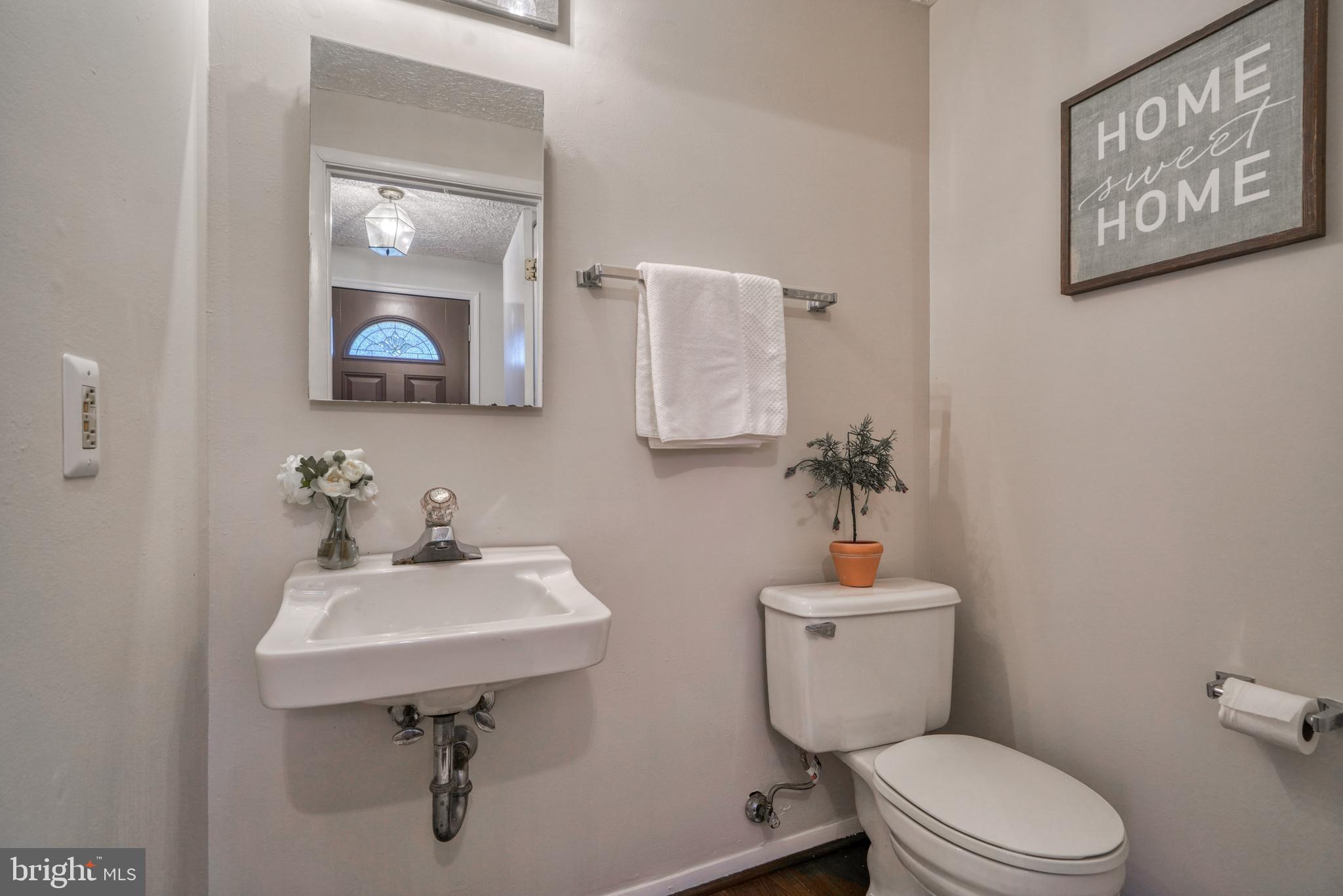 QUEEN ANNE VILLAGE - Residential