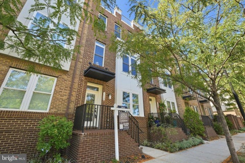 Photo of 1132 S Glebe Road, ARLINGTON, VA 22204 (MLS # VAAR2078008)