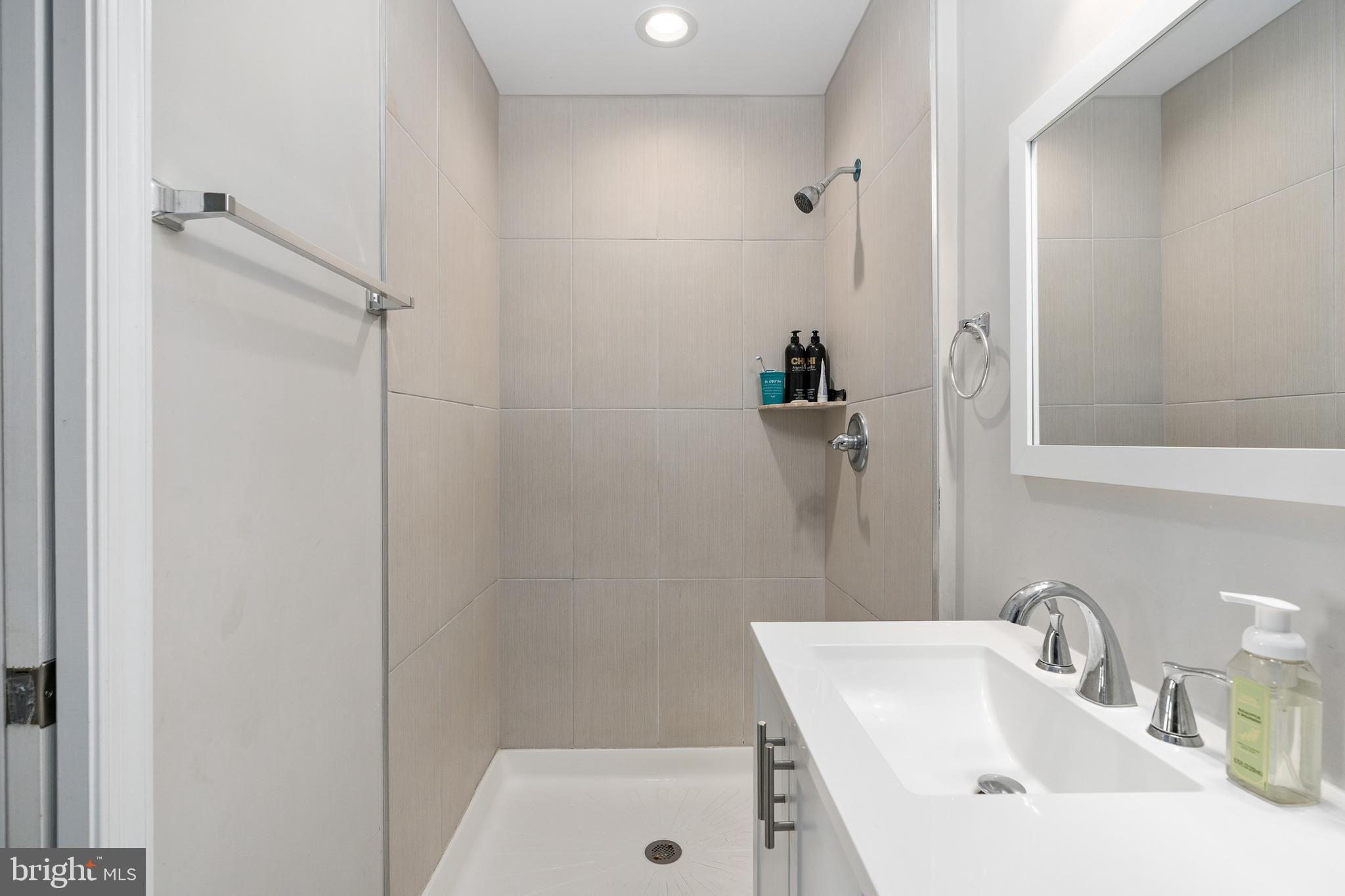 MAPLE GROVE - Residential