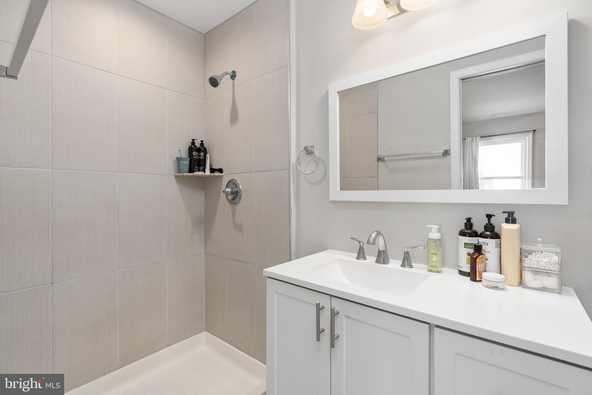 MAPLE GROVE - Residential