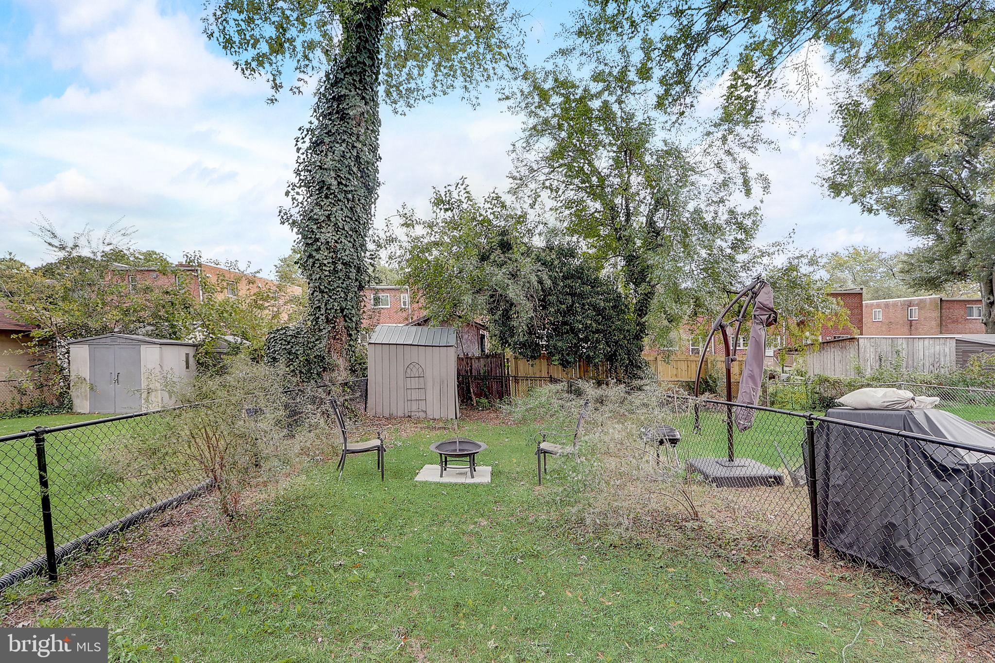 WOOD MANOR - Residential