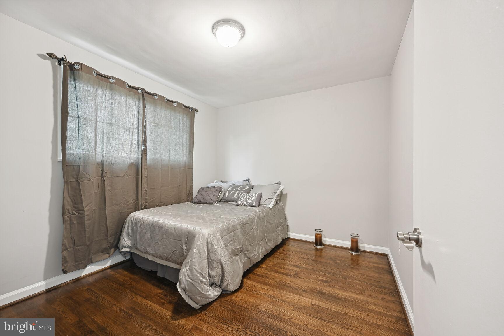 WOOD MANOR - Residential