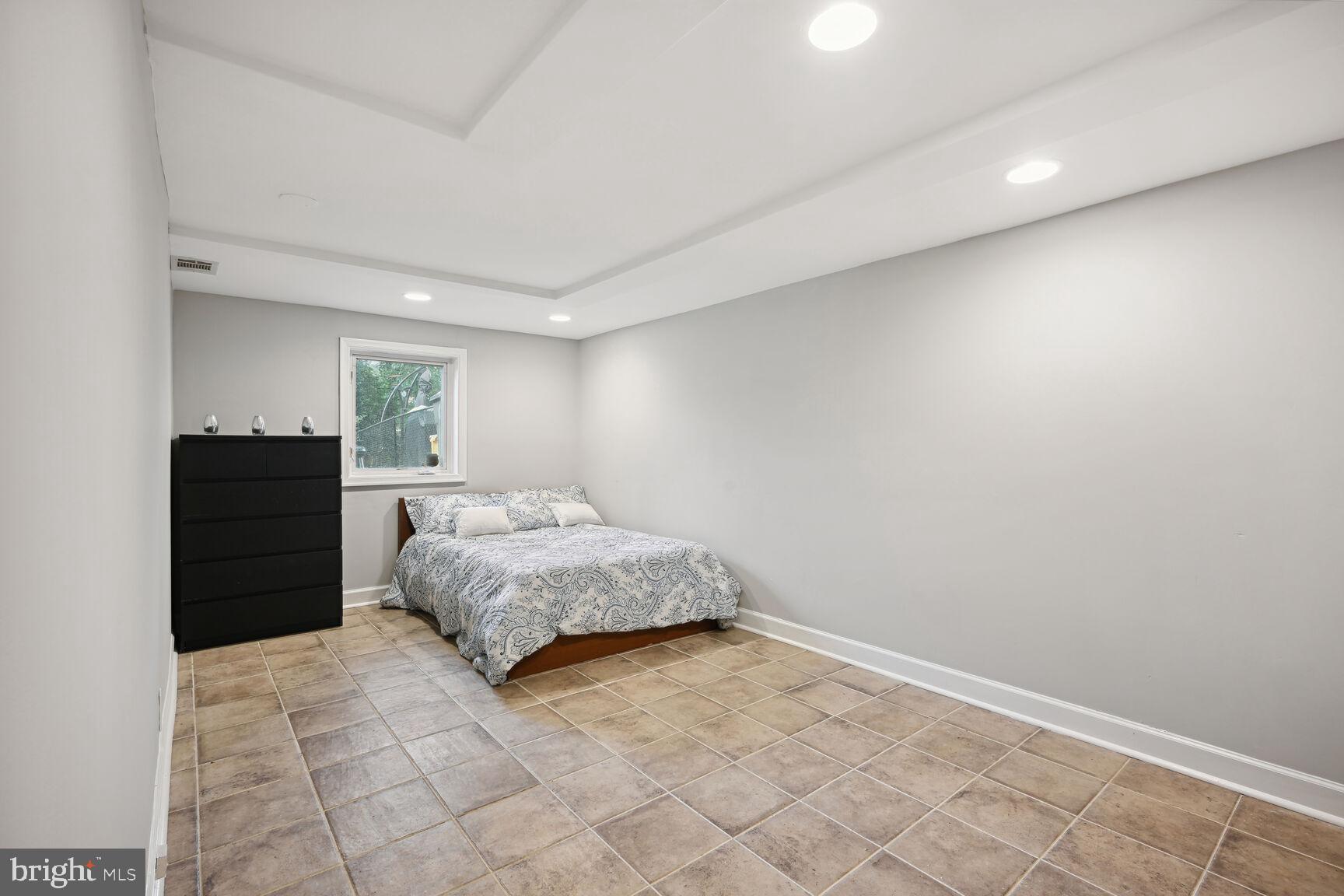 WOOD MANOR - Residential