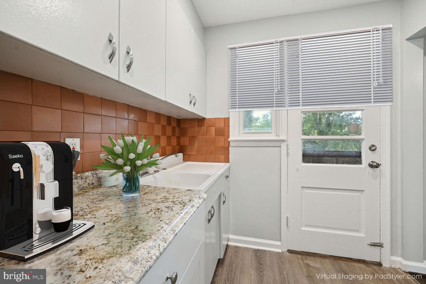 WOOD MANOR - Residential