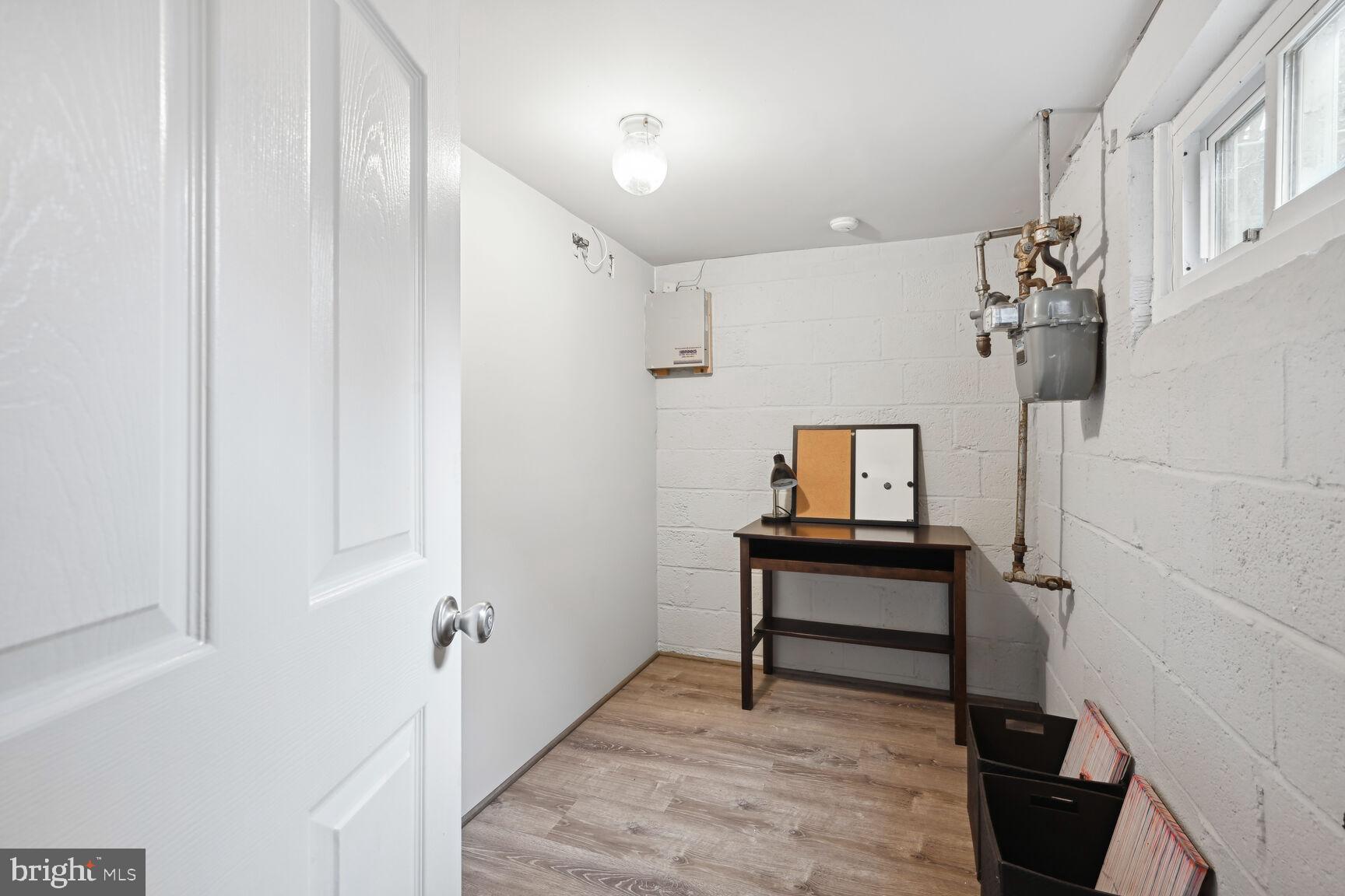 WOOD MANOR - Residential