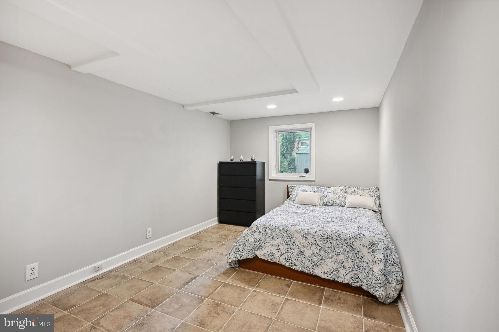 WOOD MANOR - Residential