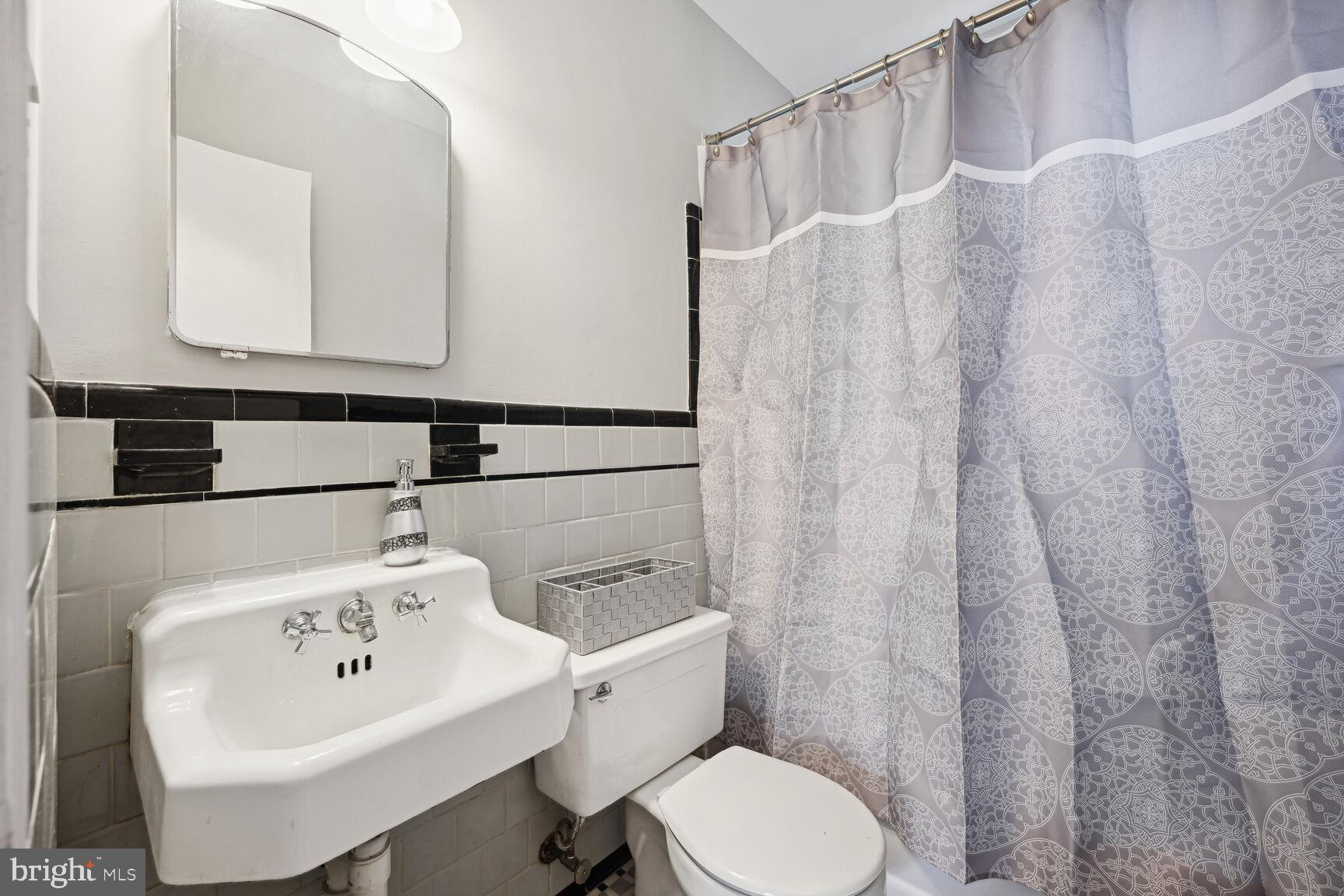 WOOD MANOR - Residential