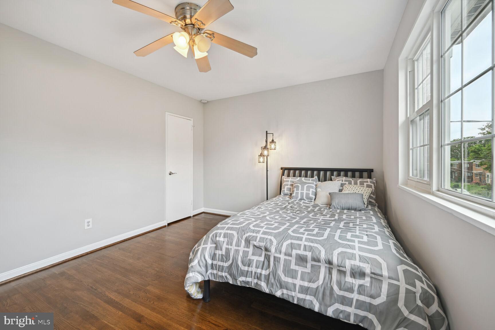 WOOD MANOR - Residential