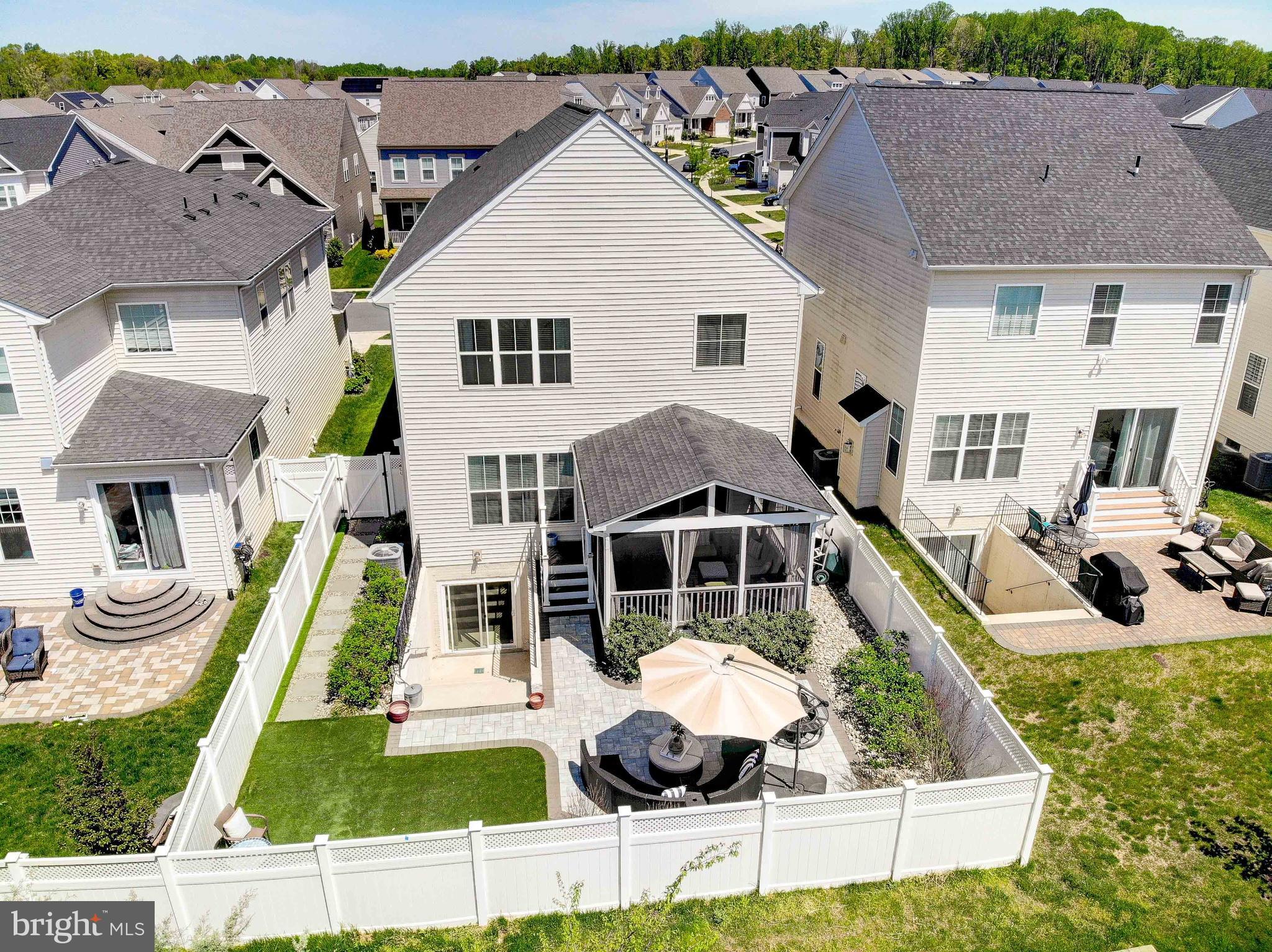 TWO RIVERS - Residential