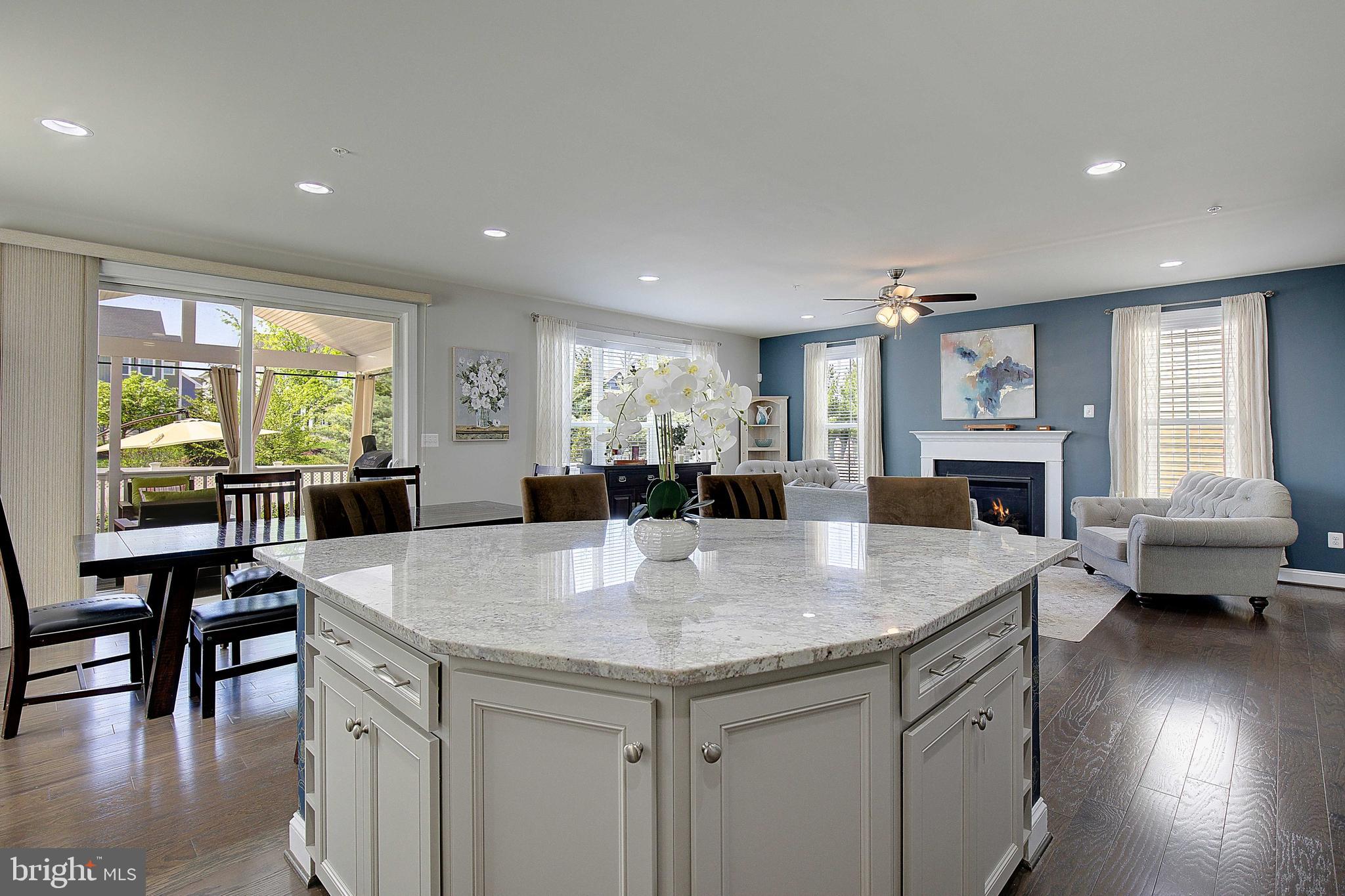 TWO RIVERS - Residential