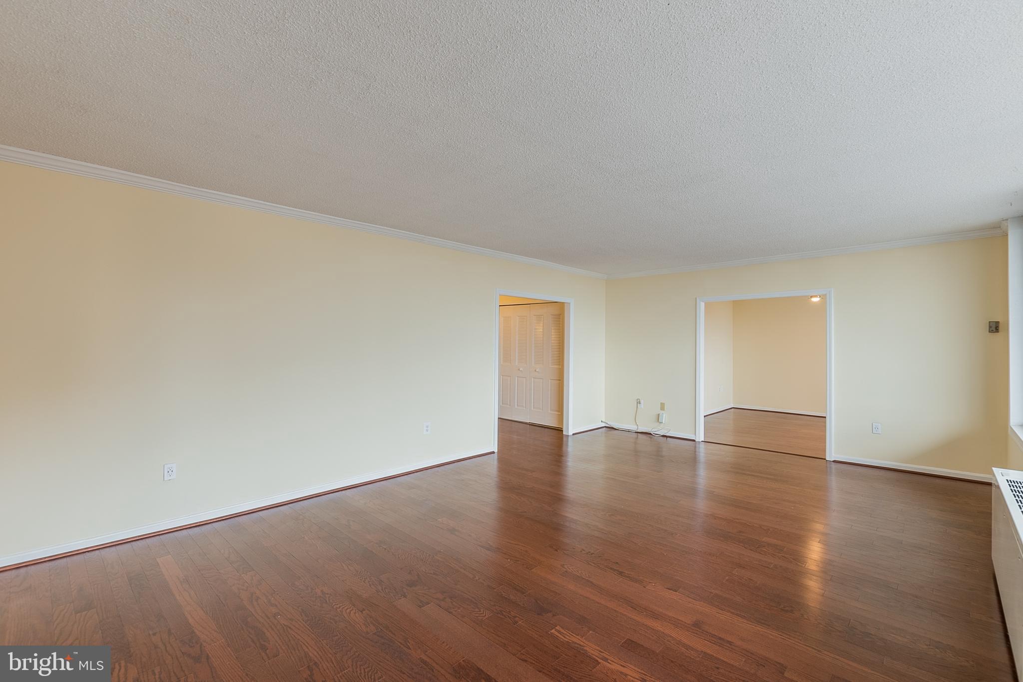 SKYLINE PLAZA - Residential