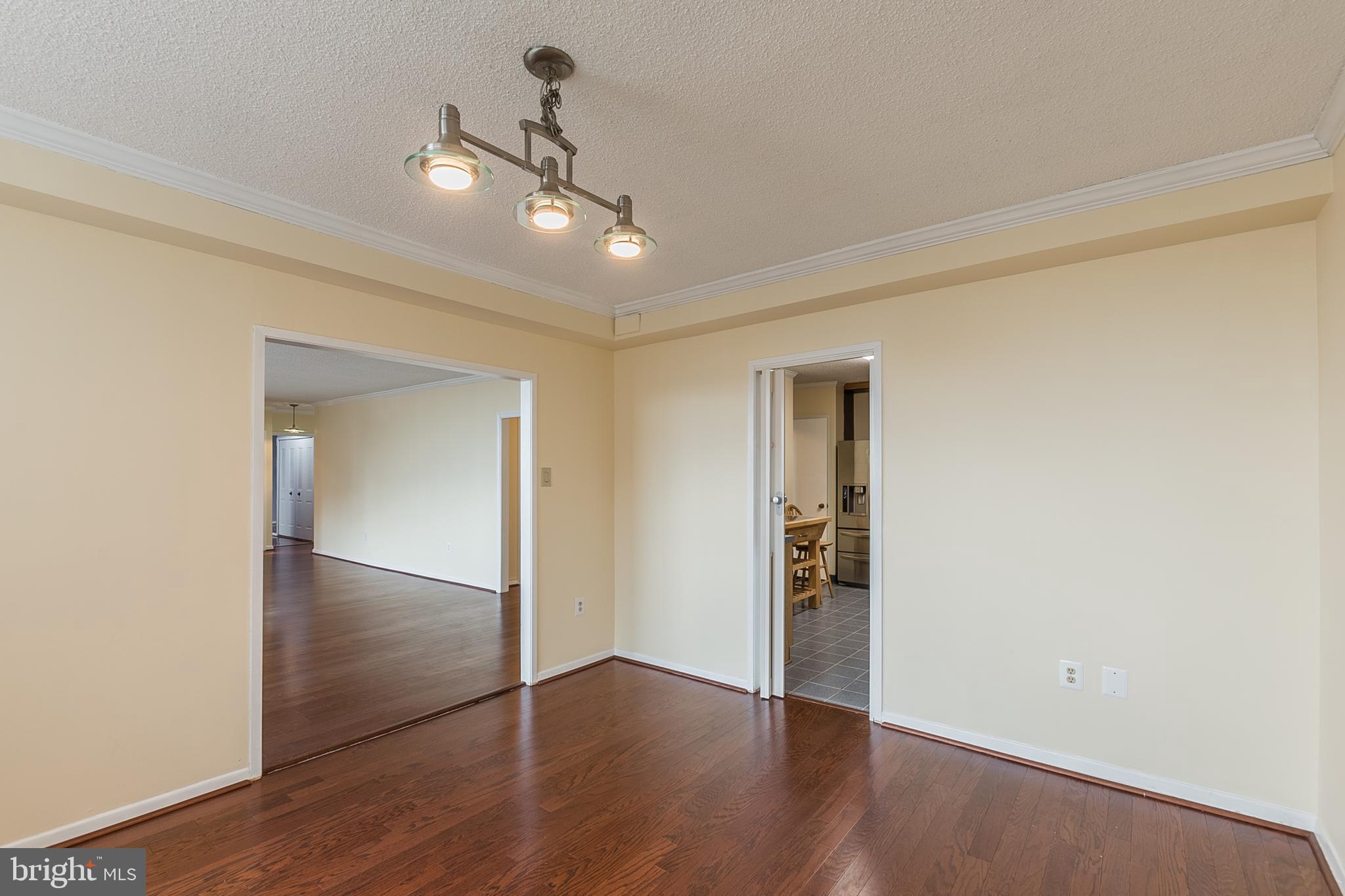 SKYLINE PLAZA - Residential