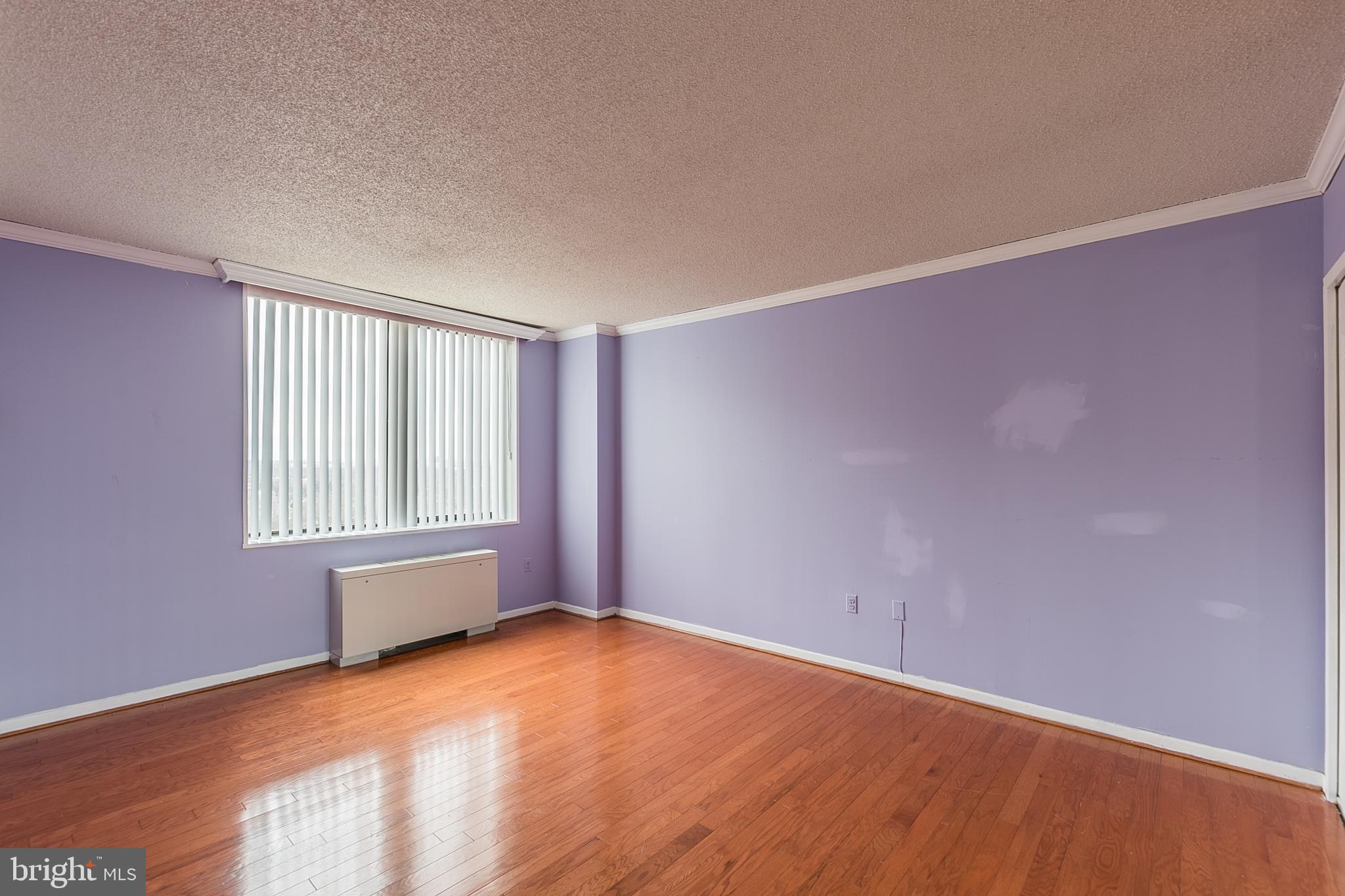 SKYLINE PLAZA - Residential