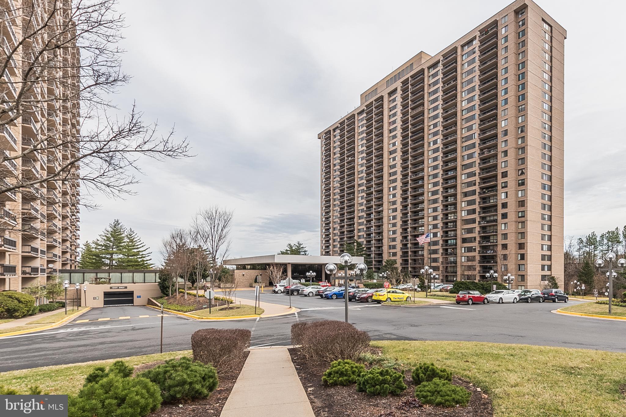 SKYLINE PLAZA - Residential