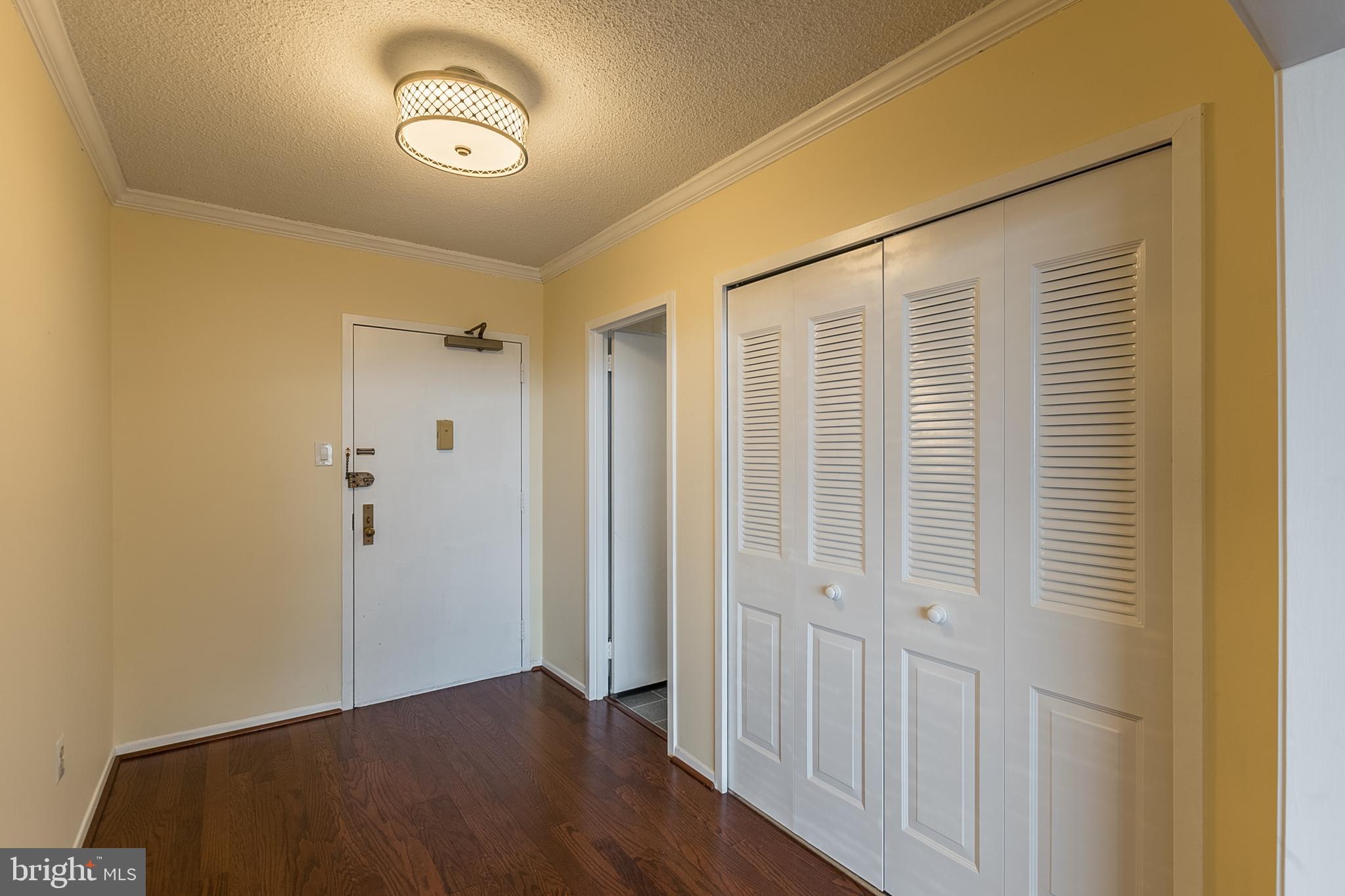 SKYLINE PLAZA - Residential