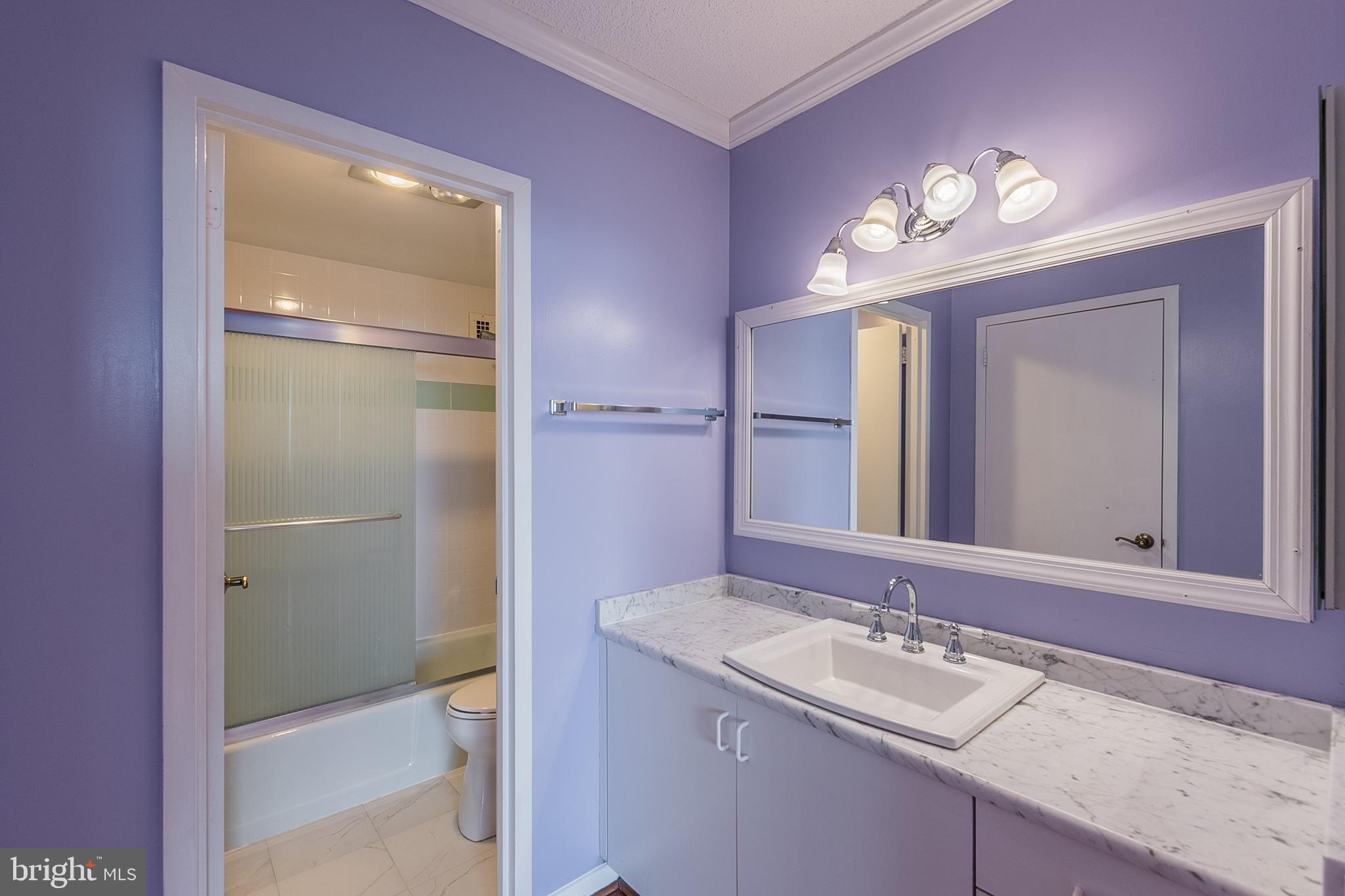 SKYLINE PLAZA - Residential