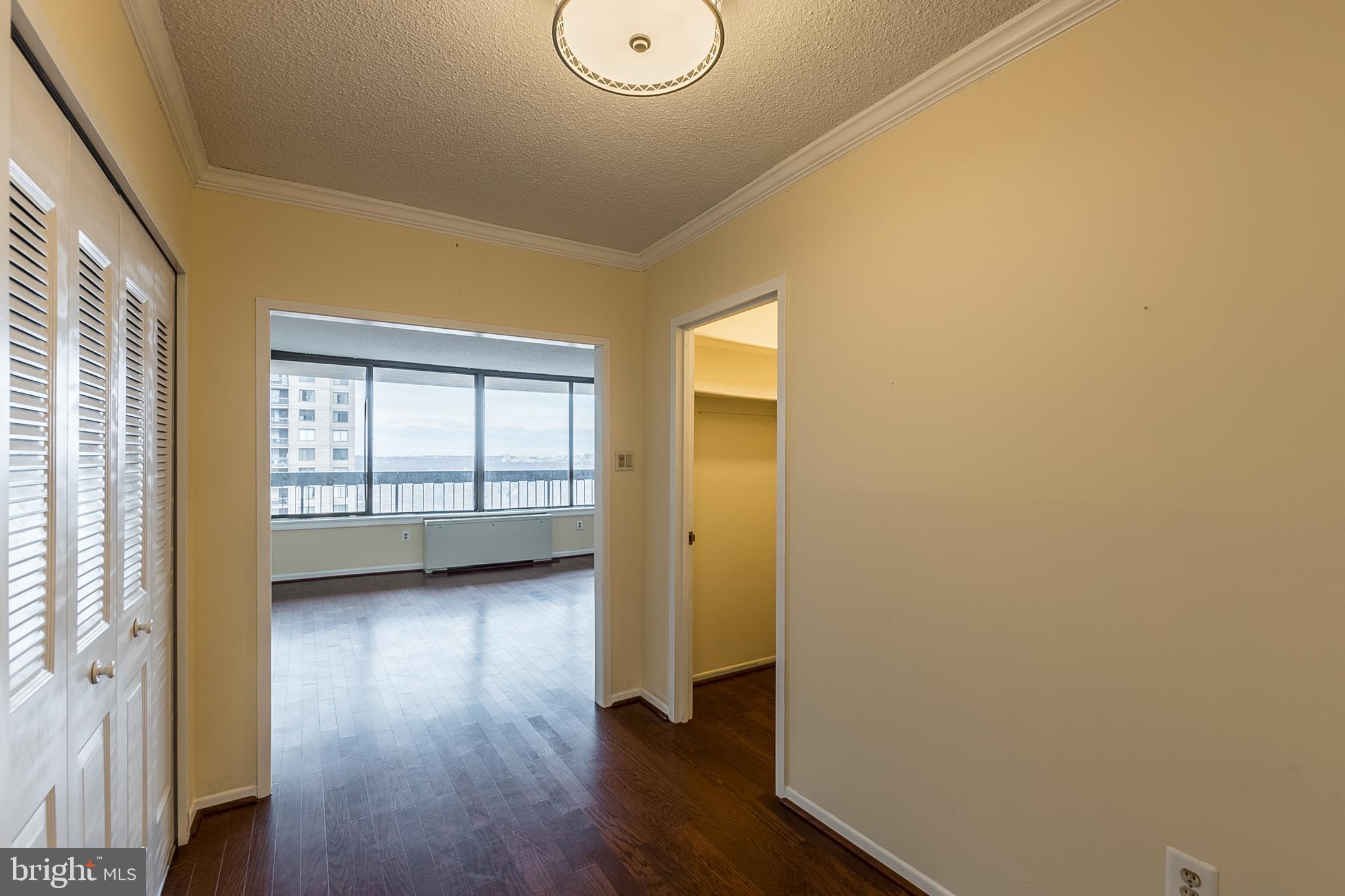 SKYLINE PLAZA - Residential