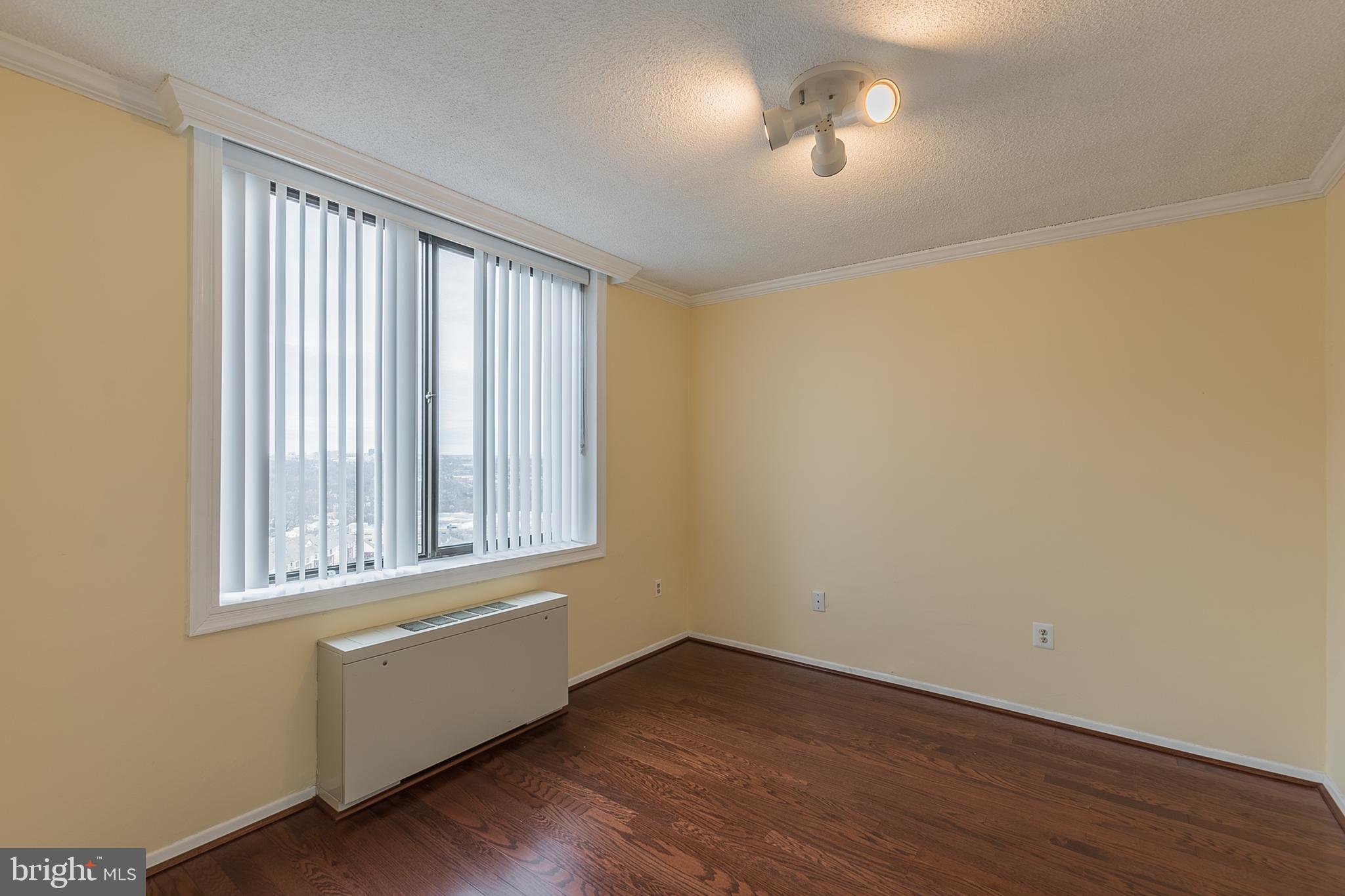 SKYLINE PLAZA - Residential