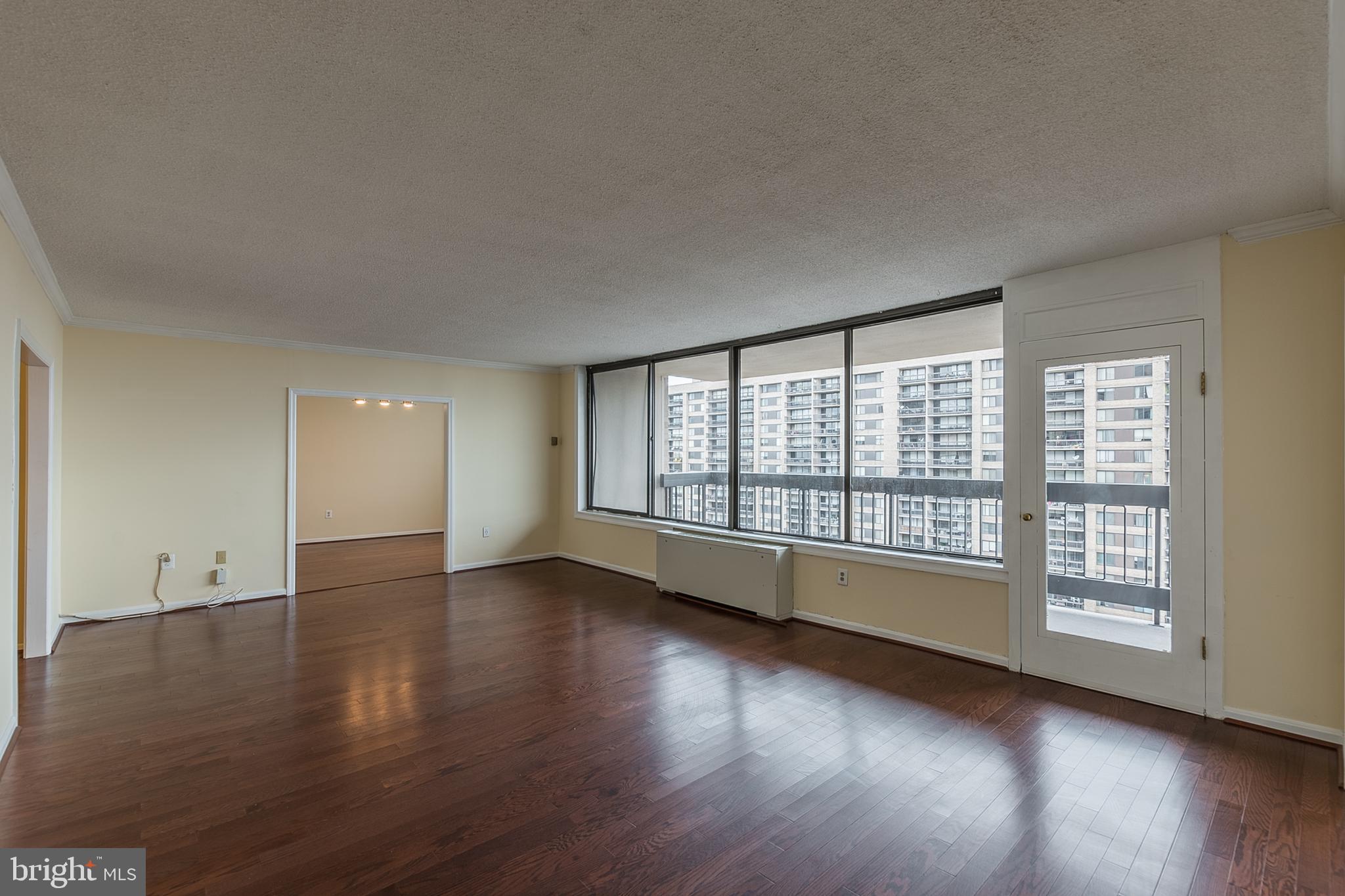 SKYLINE PLAZA - Residential