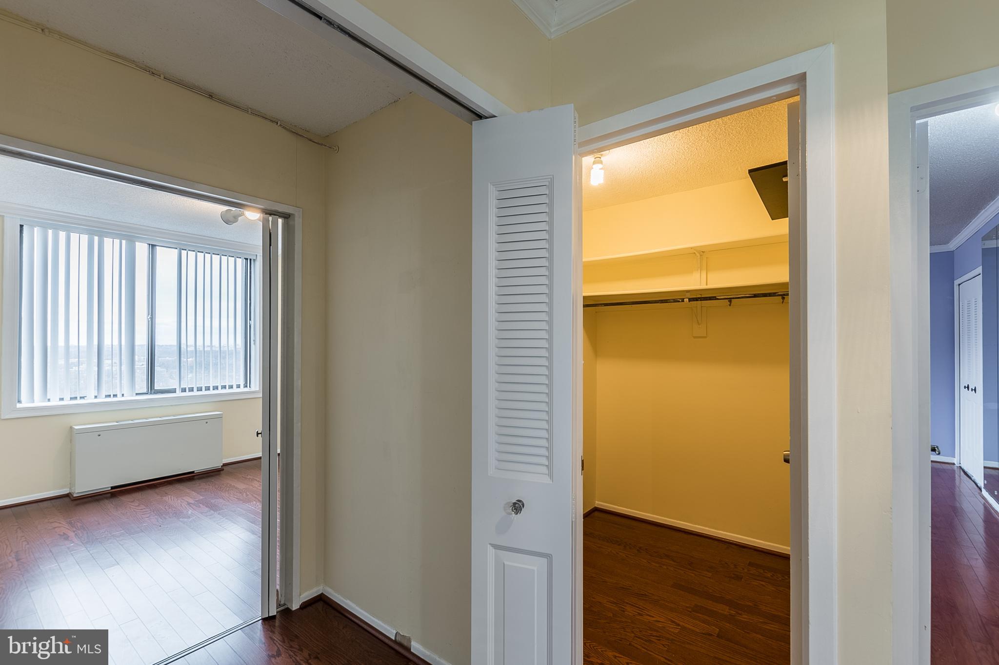 SKYLINE PLAZA - Residential