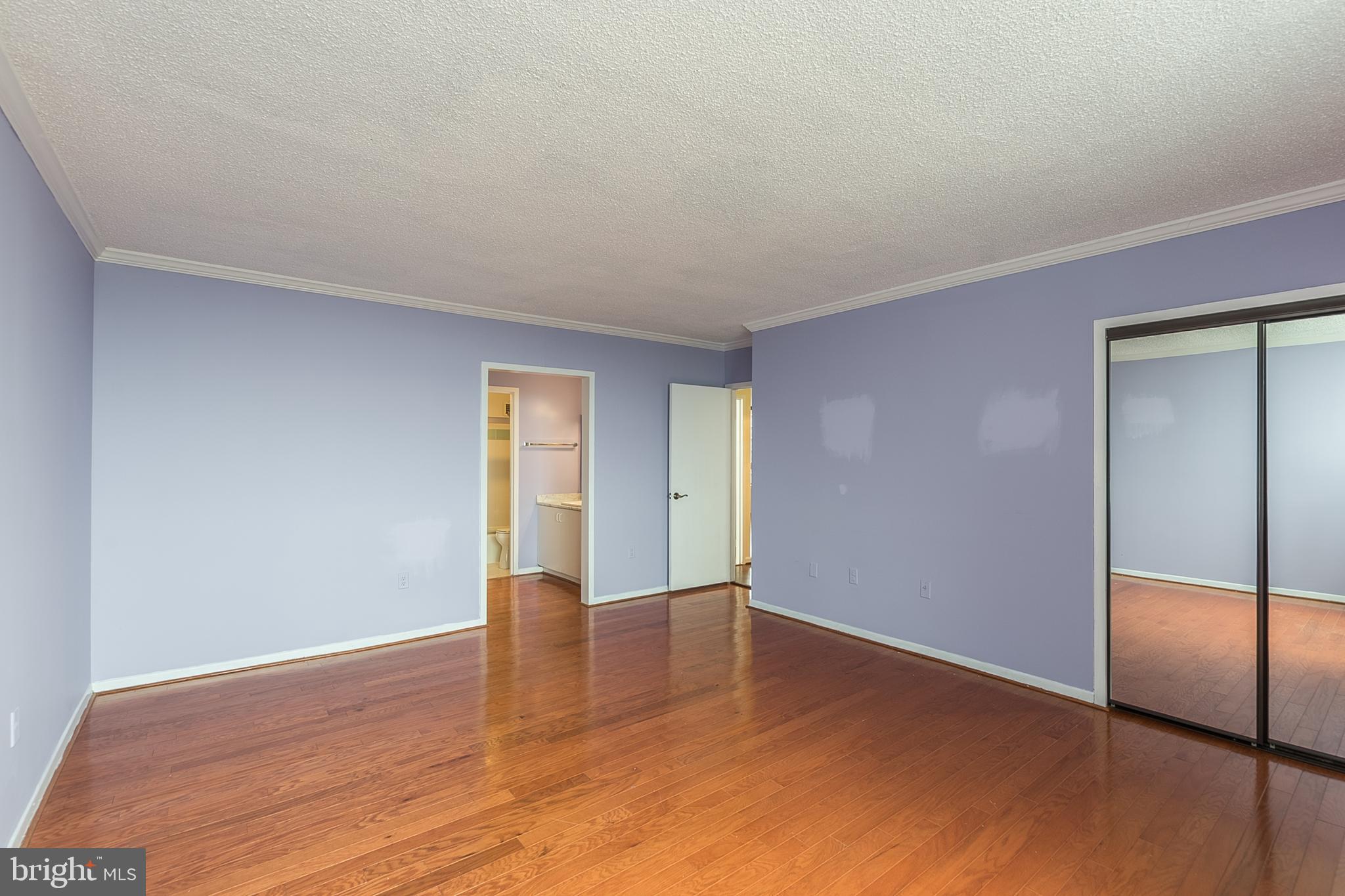 SKYLINE PLAZA - Residential