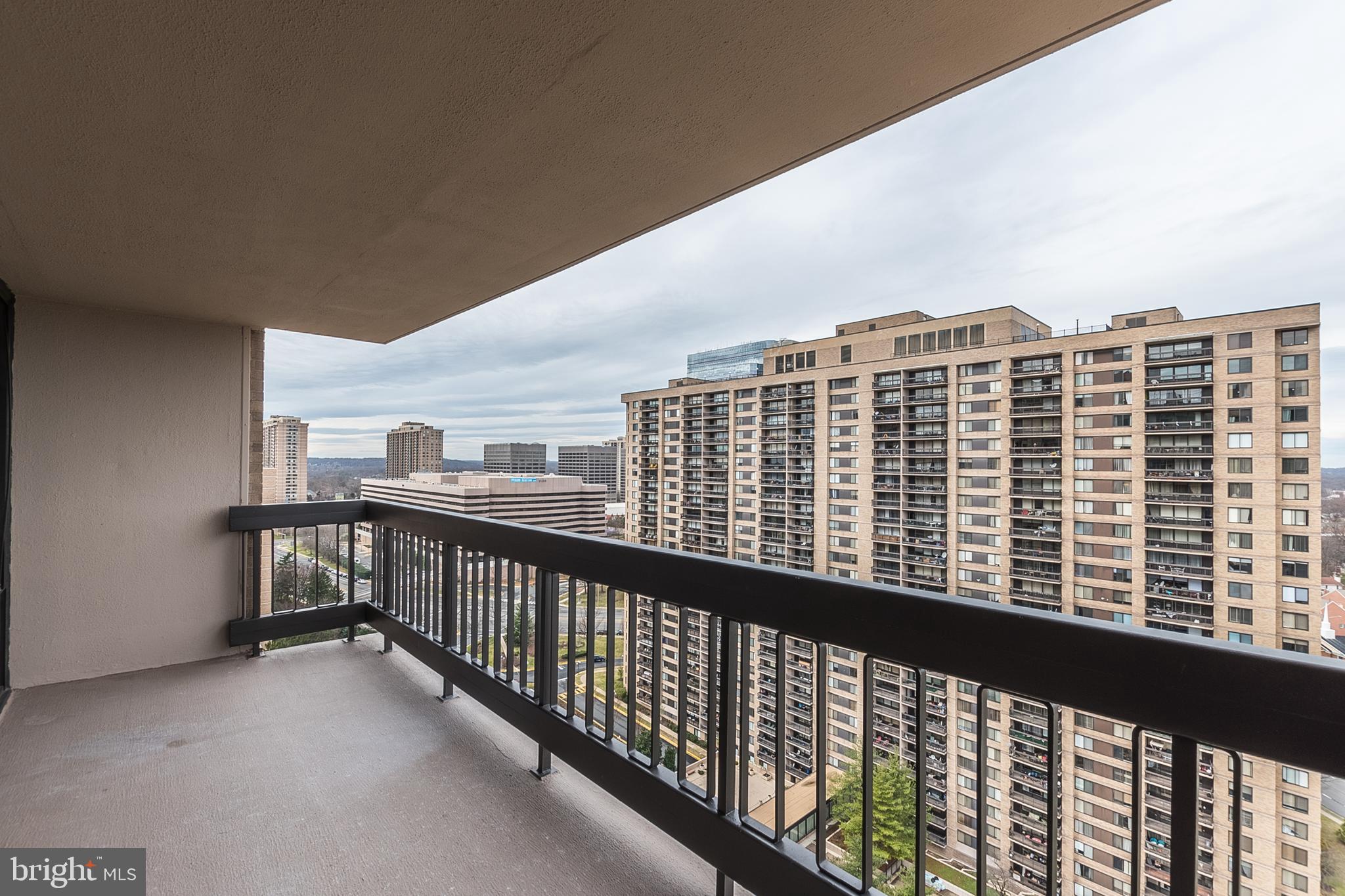 SKYLINE PLAZA - Residential