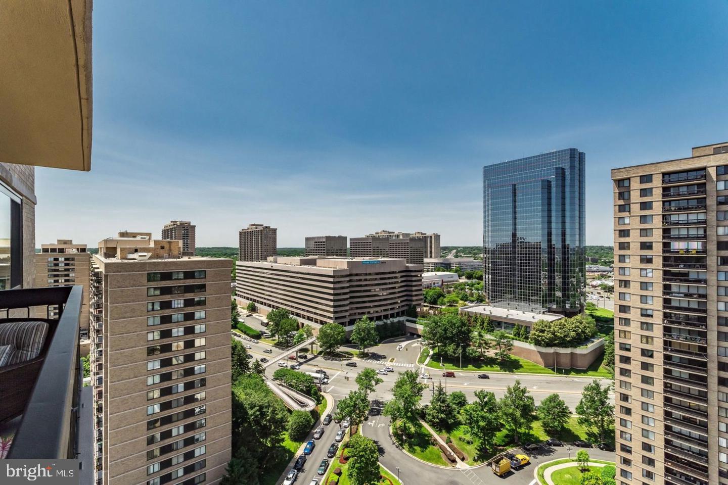 SKYLINE PLAZA - Residential