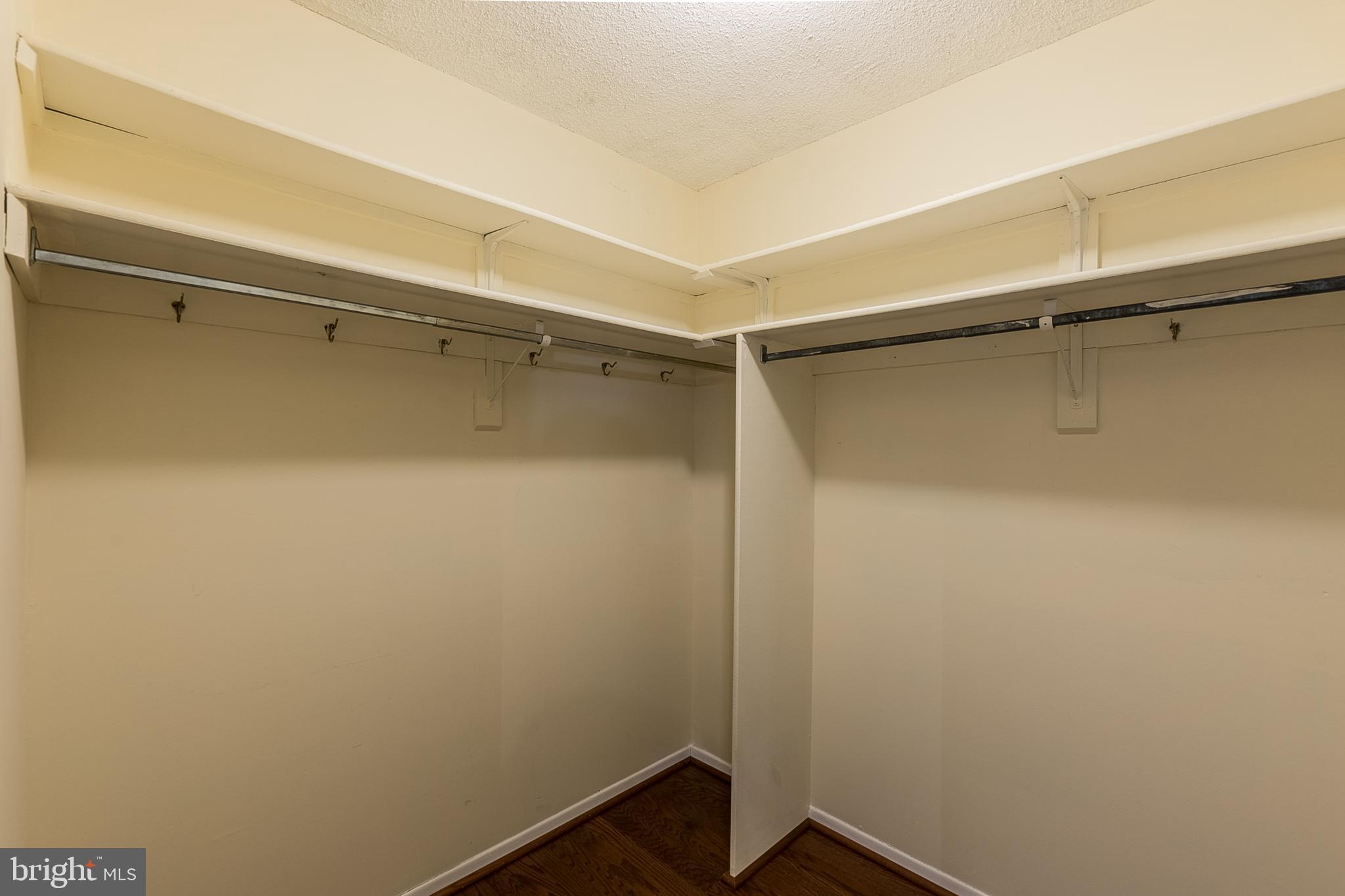 SKYLINE PLAZA - Residential