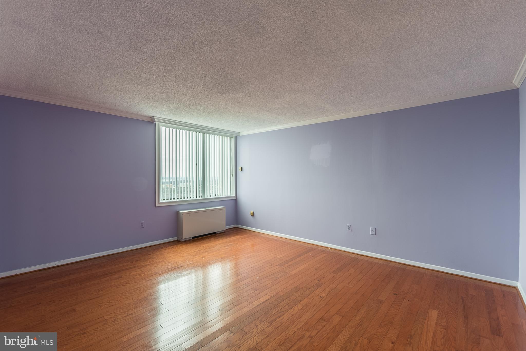 SKYLINE PLAZA - Residential