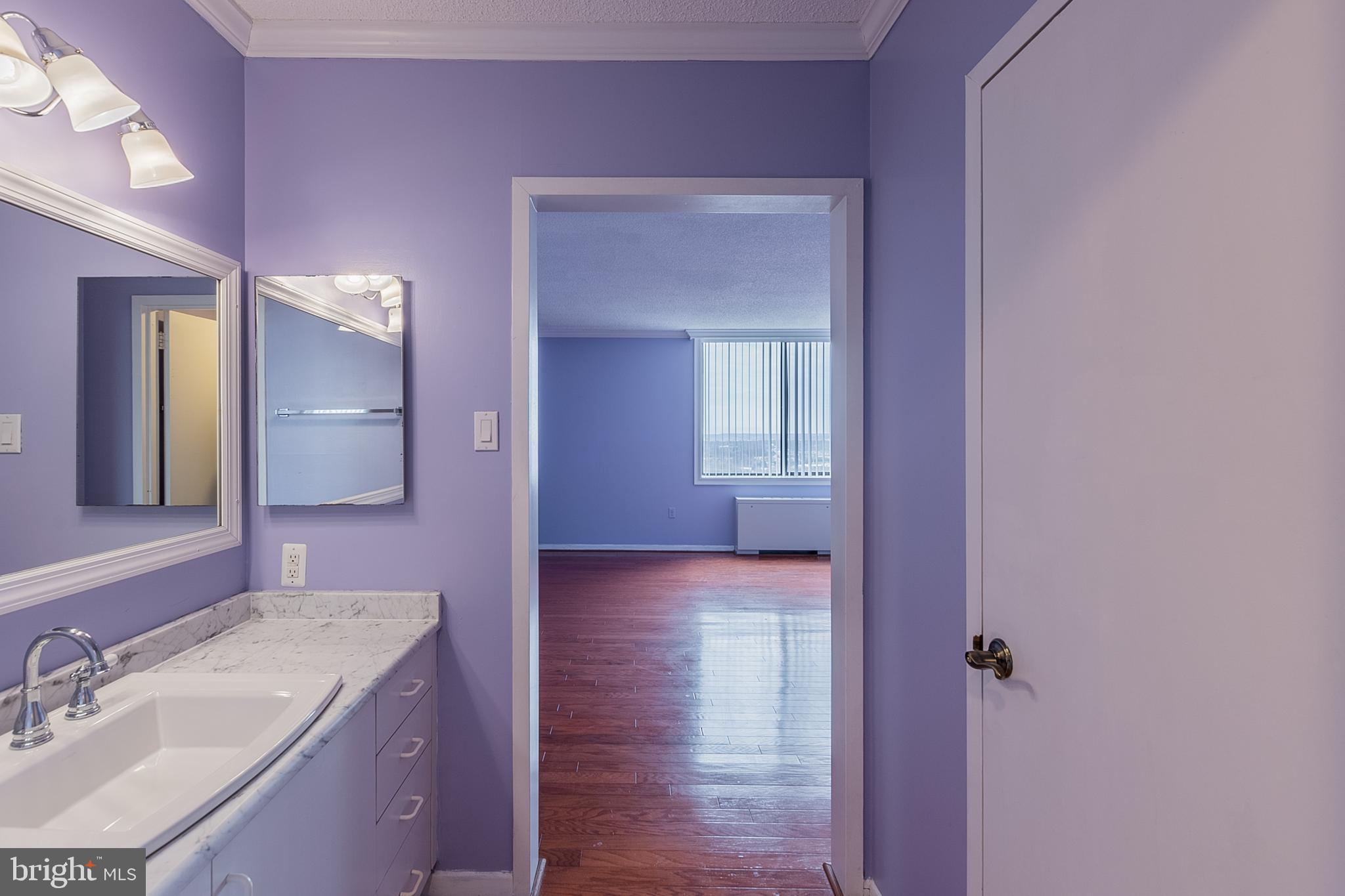 SKYLINE PLAZA - Residential