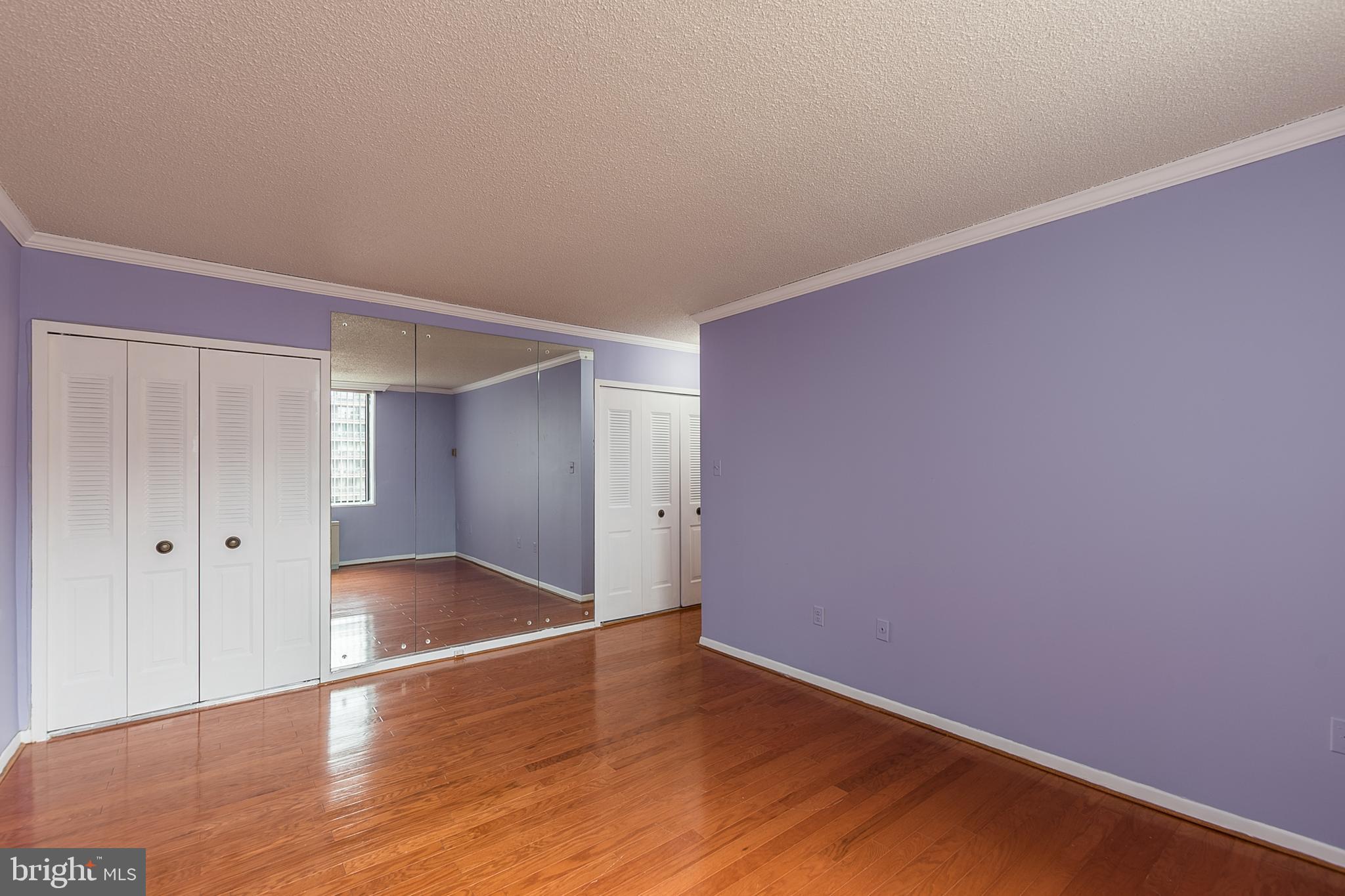 SKYLINE PLAZA - Residential